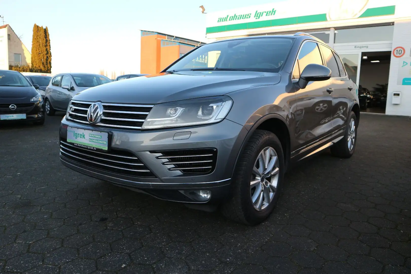 Volkswagen Touareg V6 TDI BMT/Terrain Tech 4Mot R-Line-Paket Gris - 1