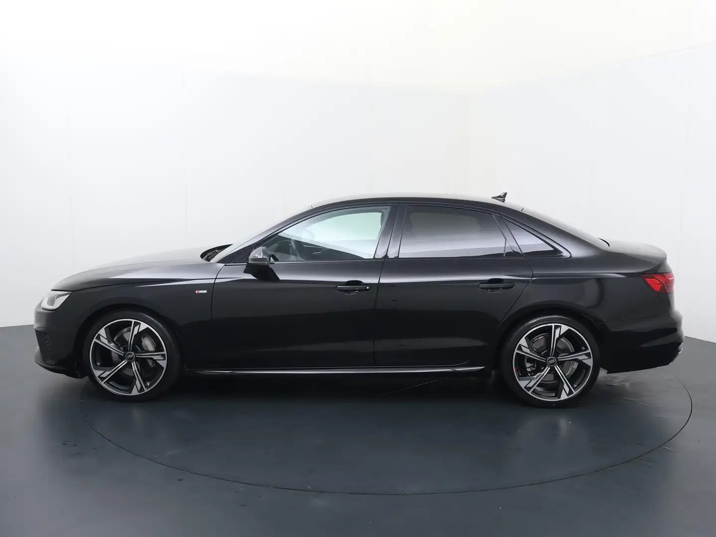 Audi A4 Limousine 40 TFSI quattro S edition | 204 PK | Aut Noir - 2