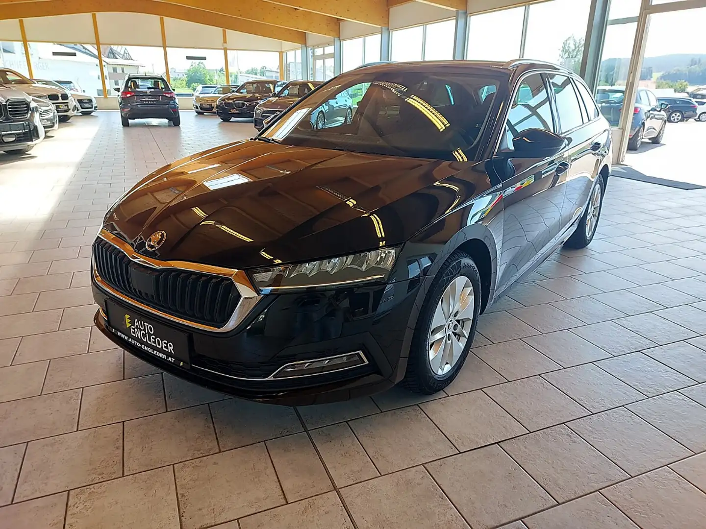 Skoda Octavia Combi 2,0 TDI Ambition DSG Schwarz - 1