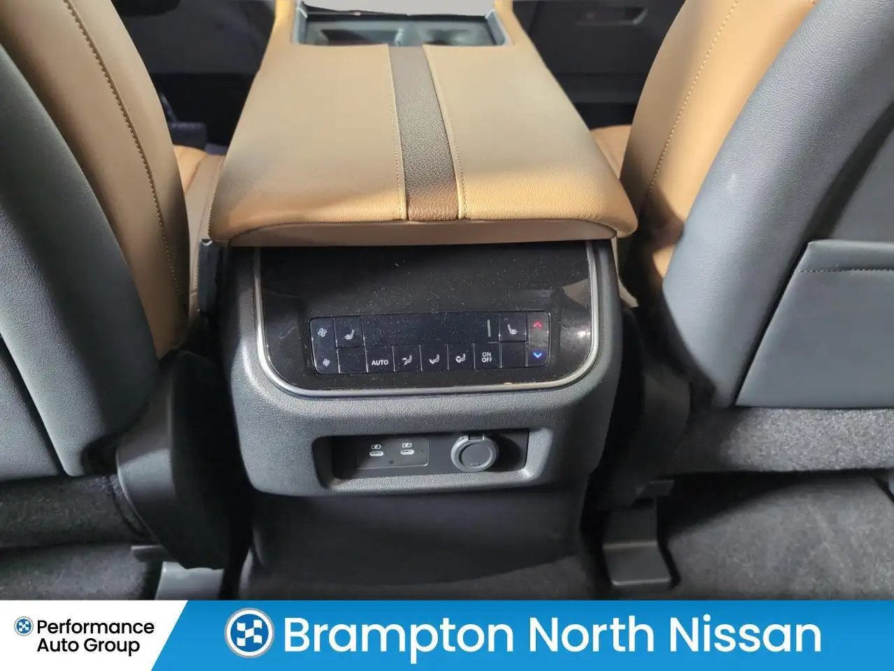 Nissan Armada снимка Nissan Armada