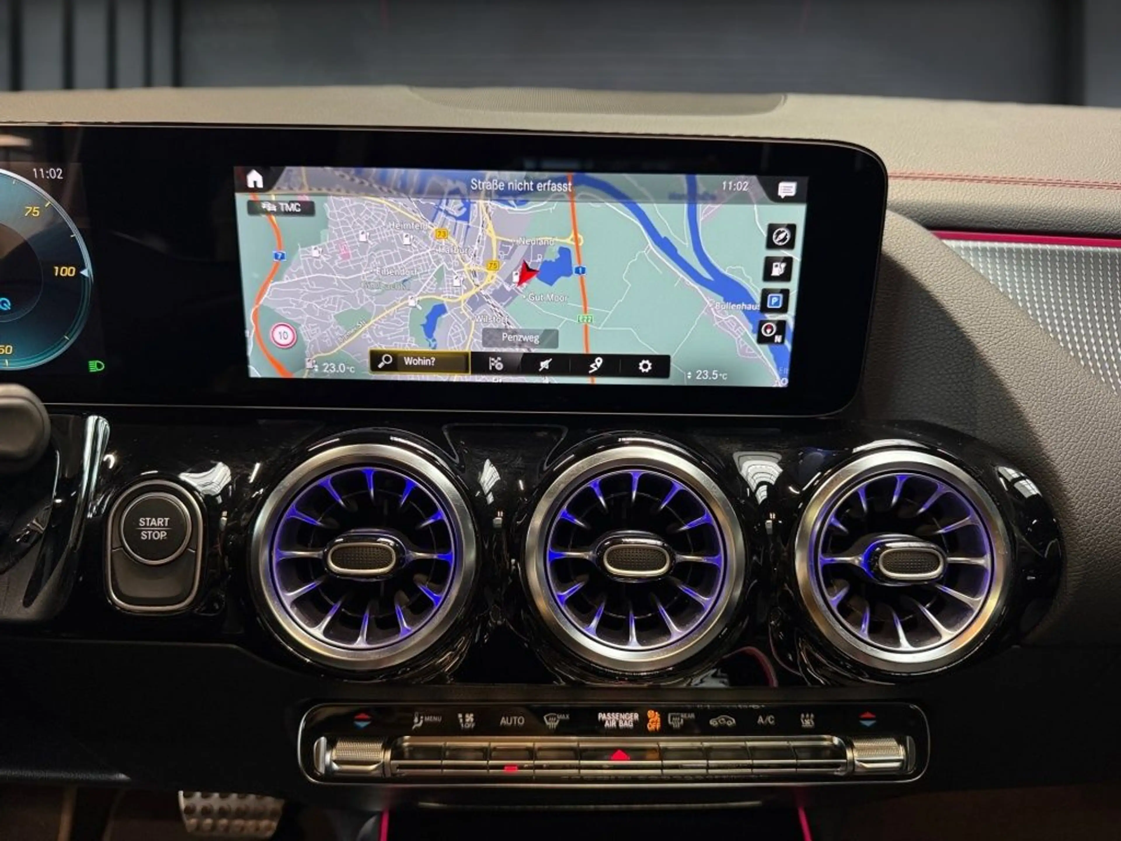 Mercedes-Benz EQA 250+ AMG+NIGHT+PANO+BURMESTER+KAMERA+DISTR. — photo 12
