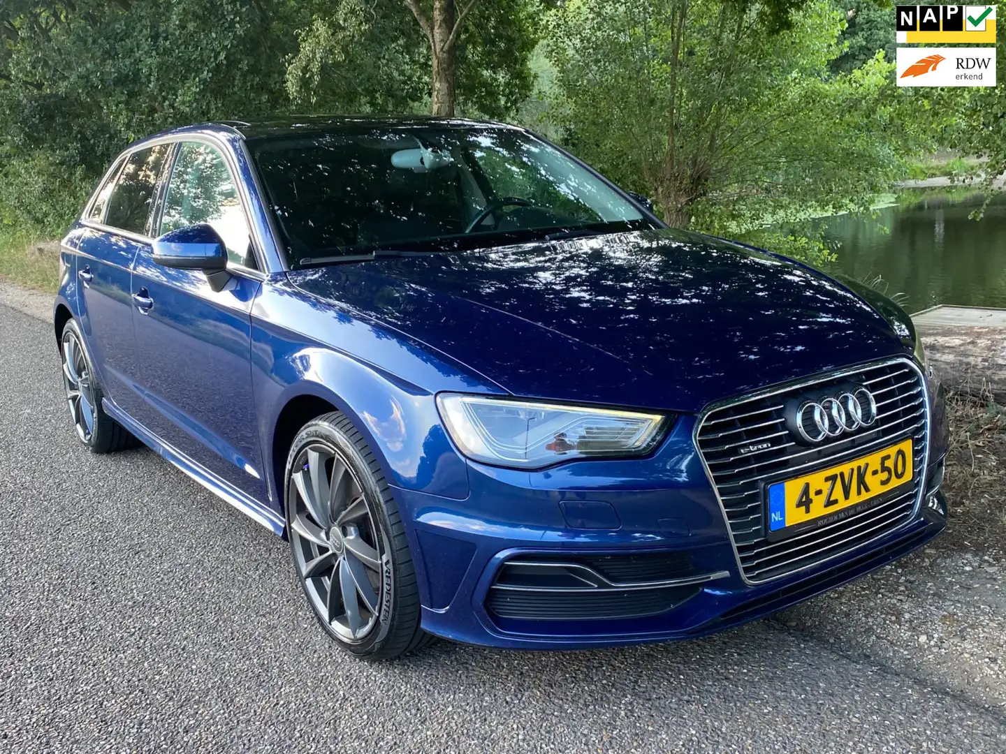 Audi A3 Sportback 1.4 e-tron PHEV Attraction Pro Line plus Blauw - 1