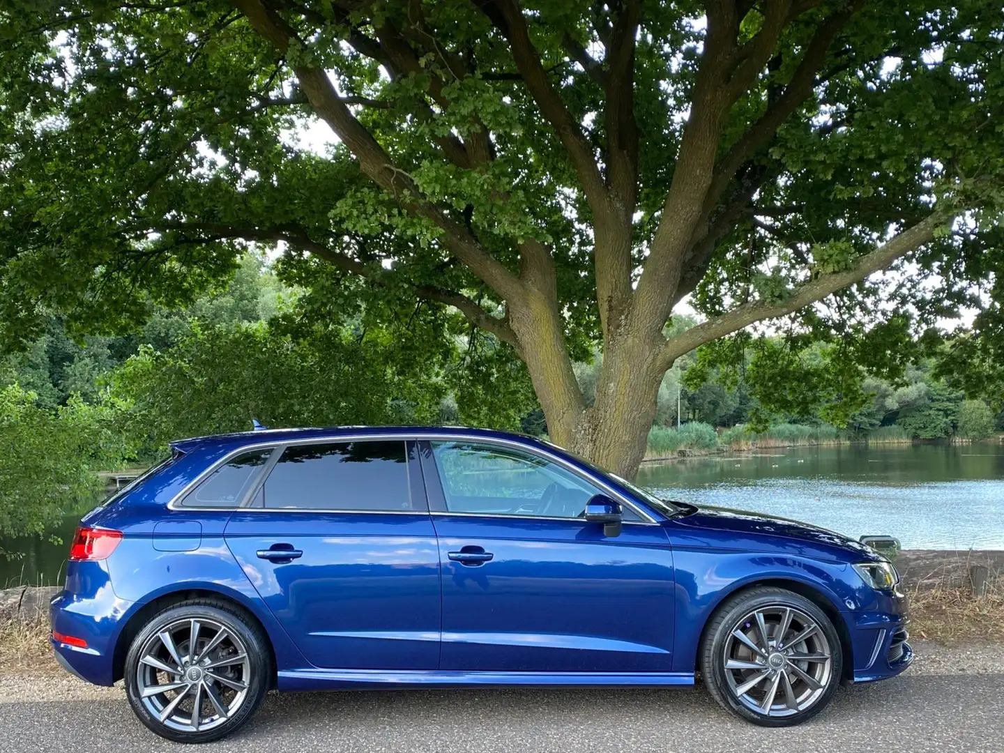 Audi A3 Sportback 1.4 e-tron PHEV Attraction Pro Line plus Blauw - 2