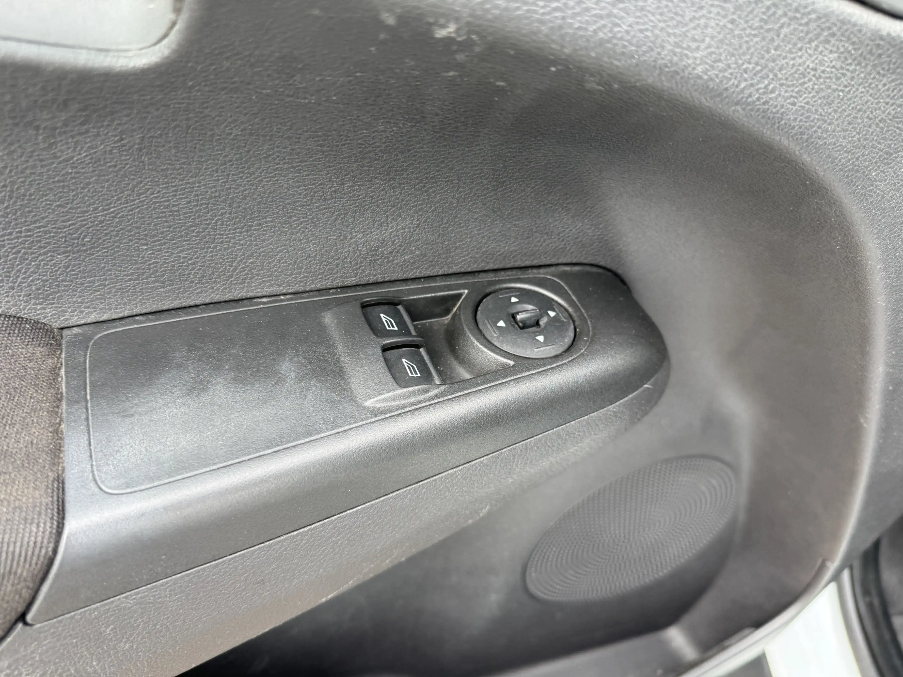 Ford Transit Courier 1.0 Economy — photo 9