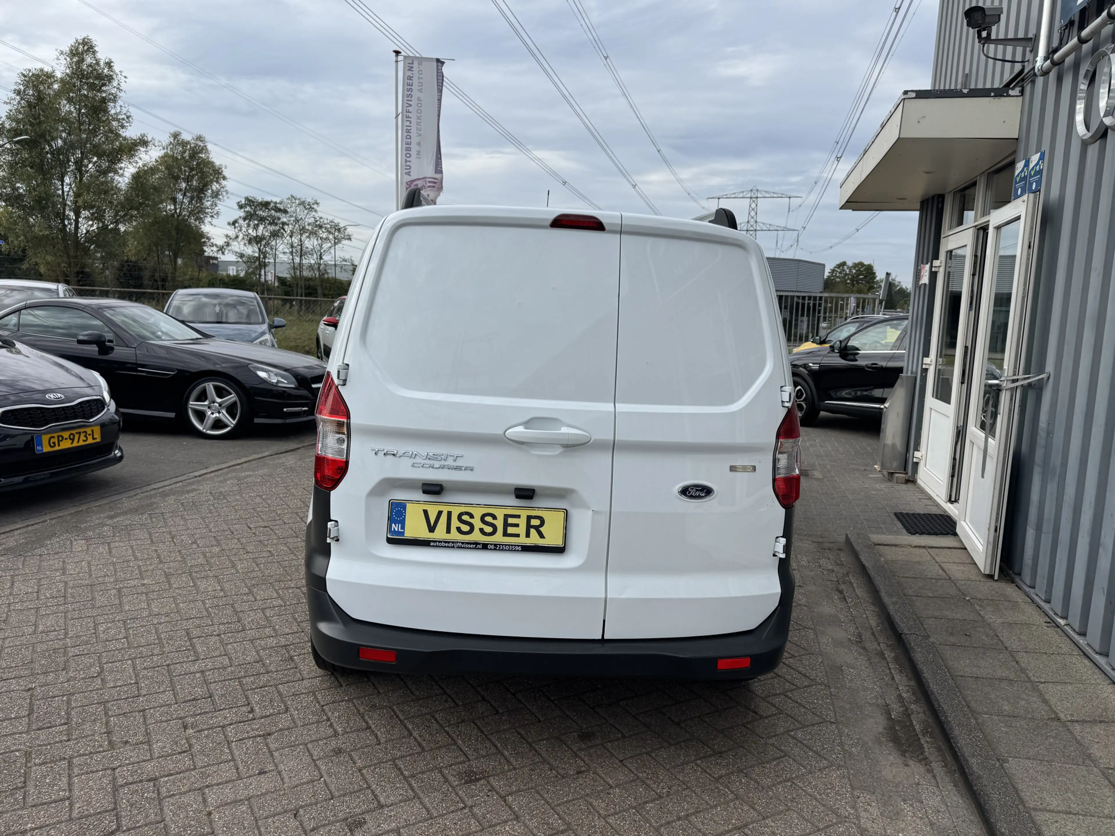 Ford Transit Courier 1.0 Economy — photo 3
