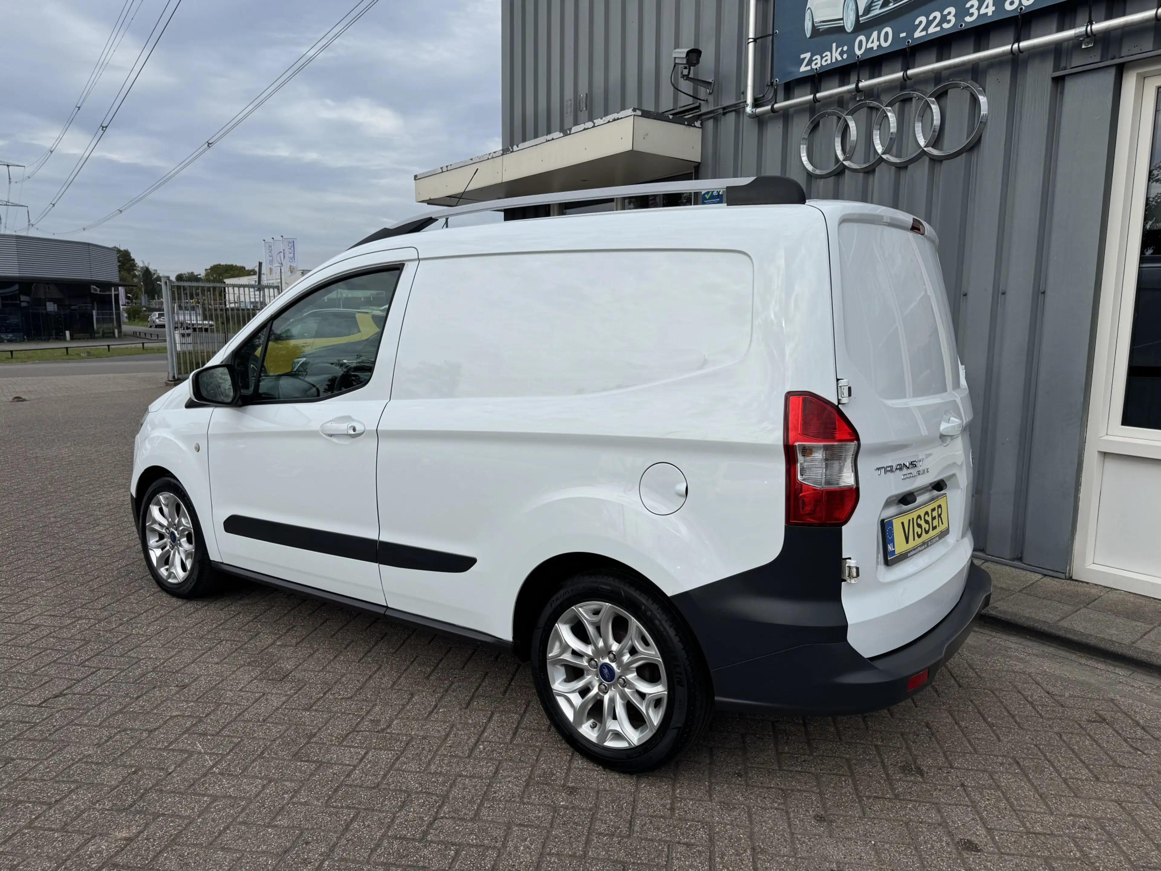 Ford Transit Courier 1.0 Economy — photo 2
