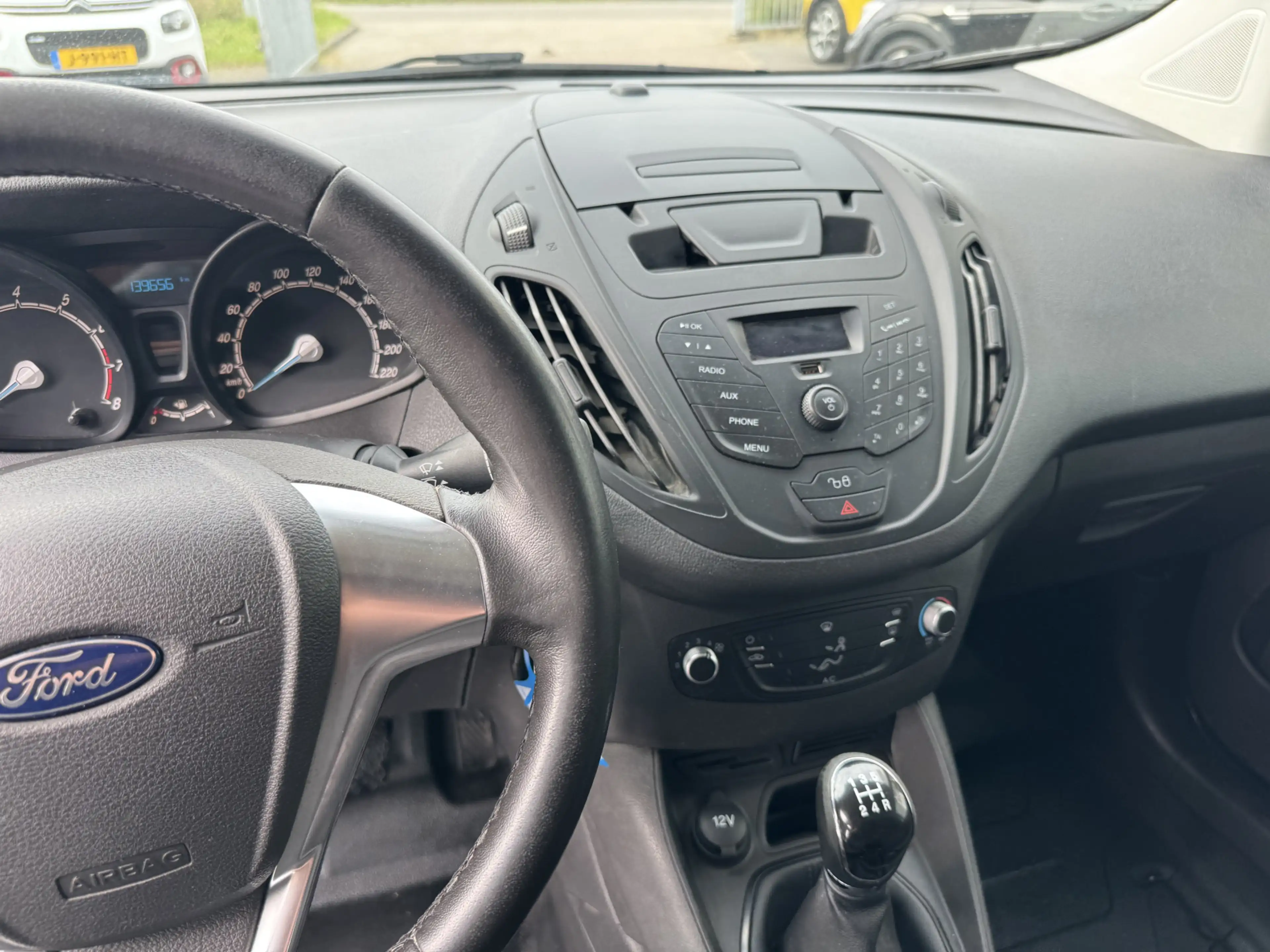 Ford Transit Courier 1.0 Economy — photo 8