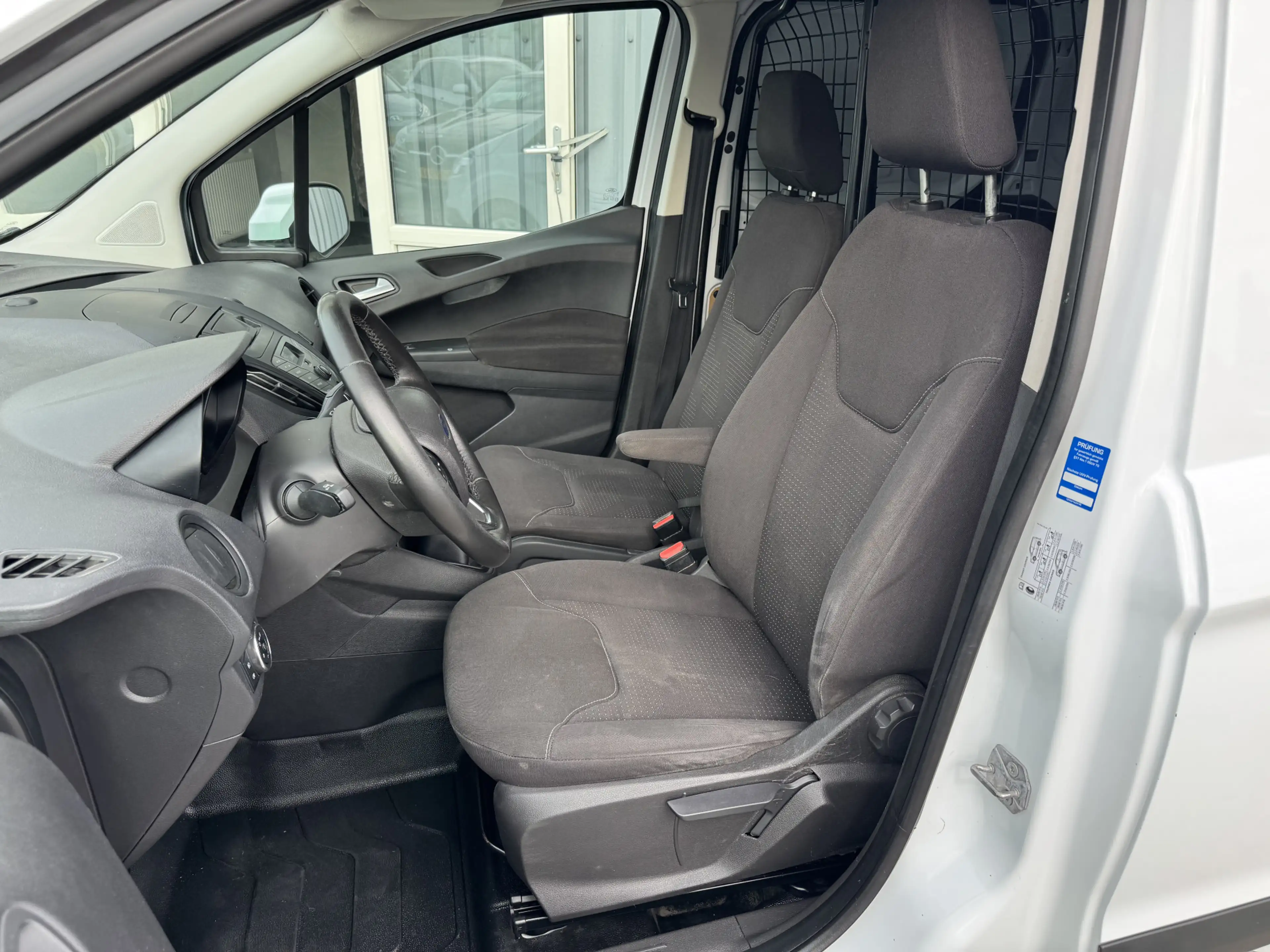 Ford Transit Courier 1.0 Economy — photo 7