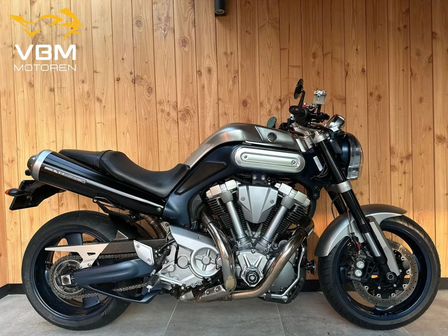Yamaha MT-01 Grijs - 1