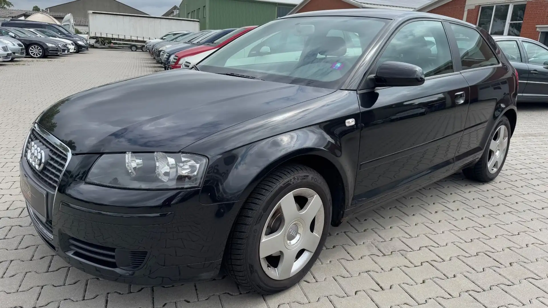 Audi A3 1.6 Attraction PDC 8Fach Alu HU/AU NEU Schwarz - 2