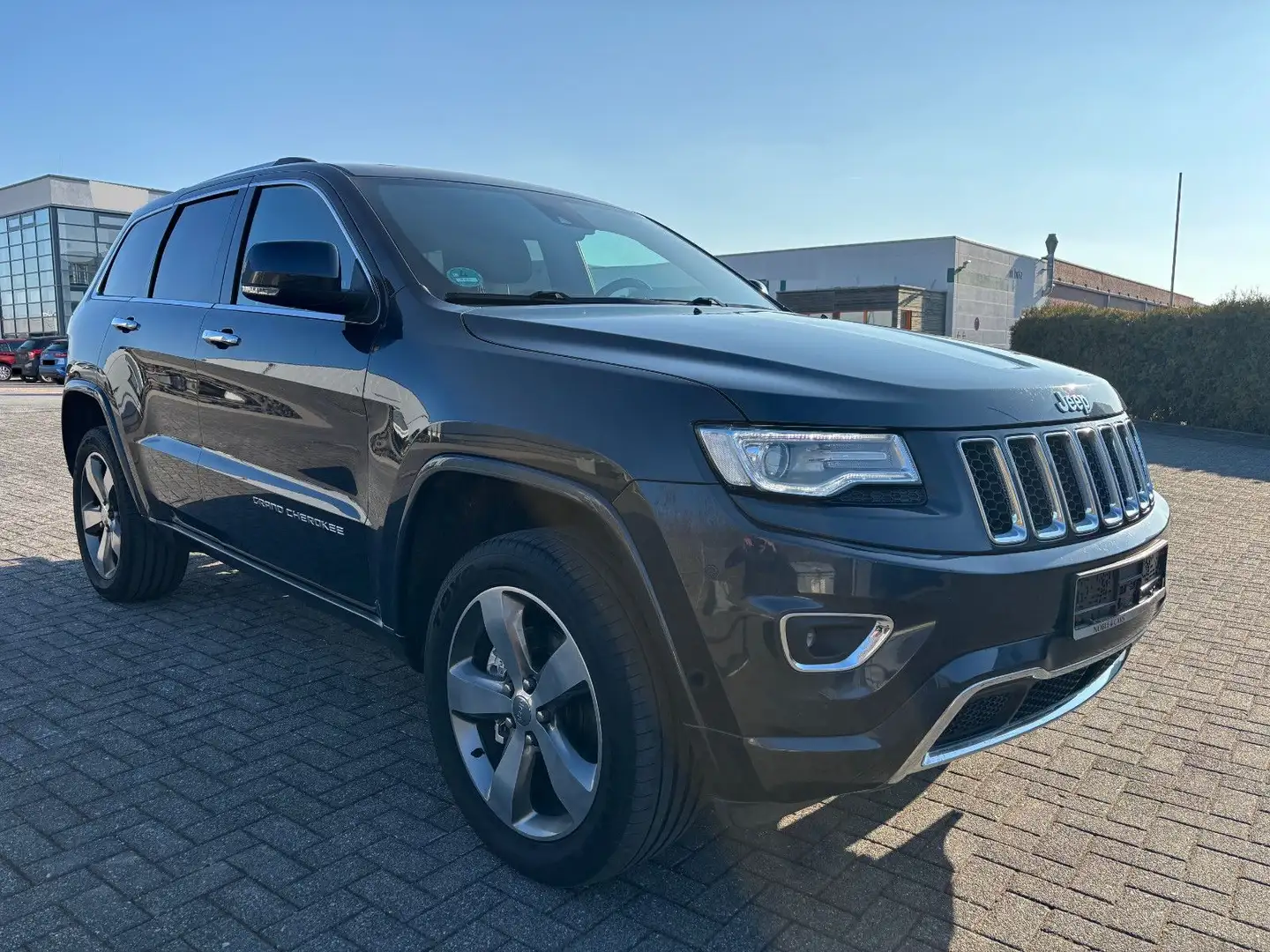 Jeep Grand Cherokee 3.0 CRD Overland AHK-3,5t VOLL Šedá - 1