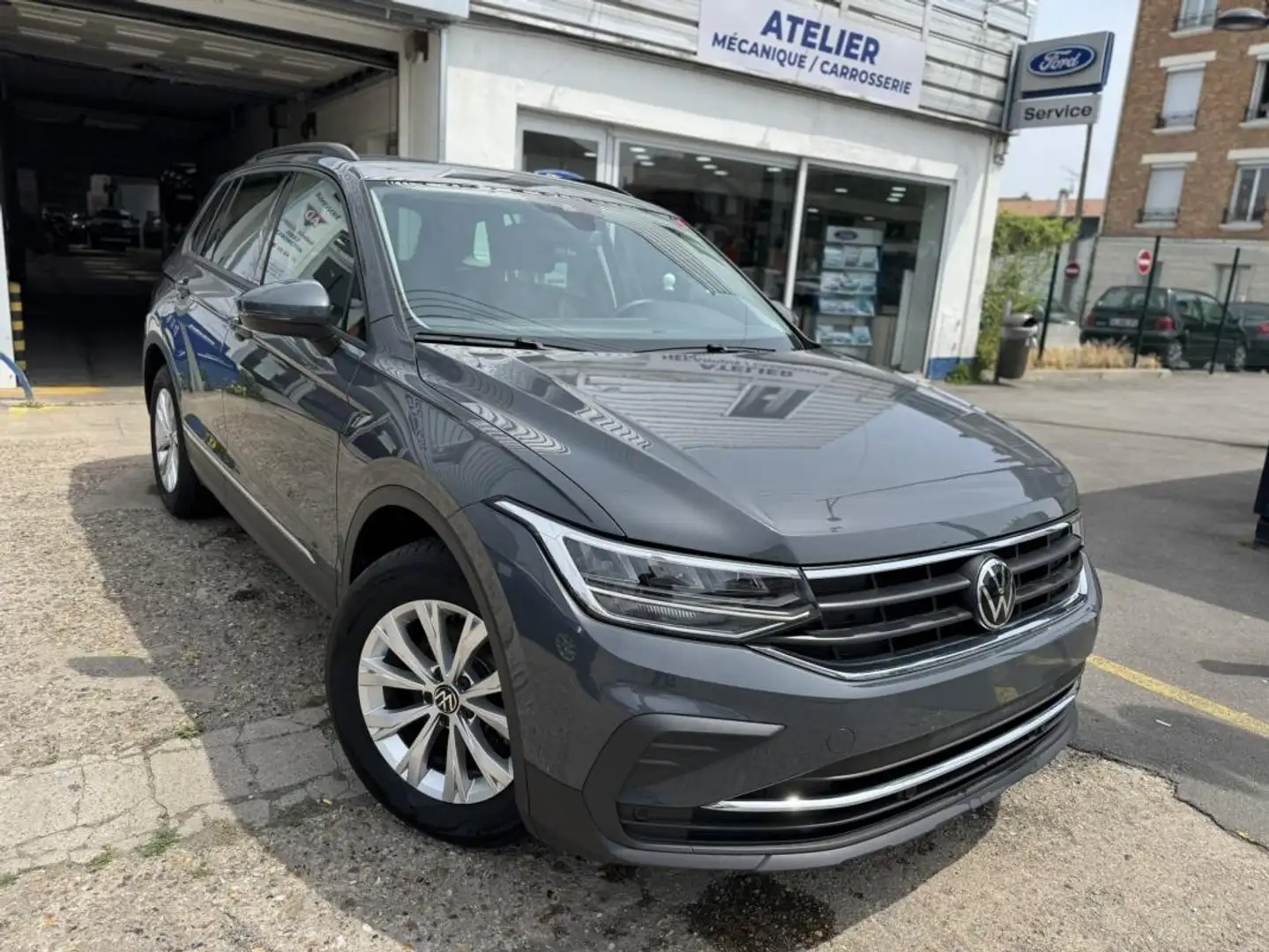 Volkswagen Tiguan 1.5 TSI DSG 150 LIFE - 2