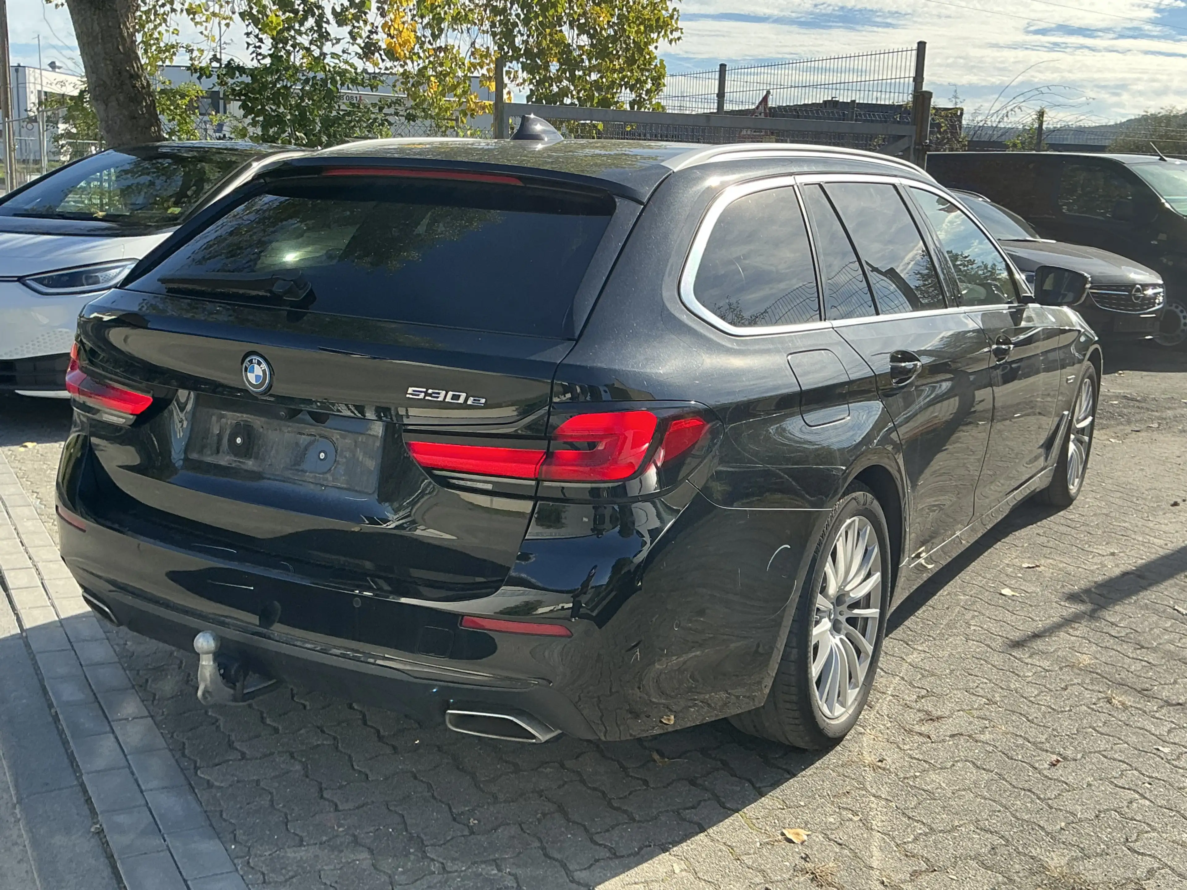 BMW 530 e Business Leder R.Cam Navi HUD ACC AHK — photo 2