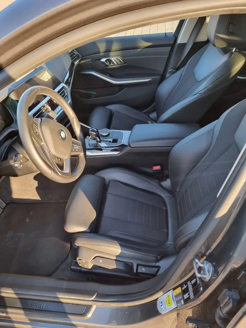 BMW 330 330e *GARANTIE* Sport Line Grau - 2
