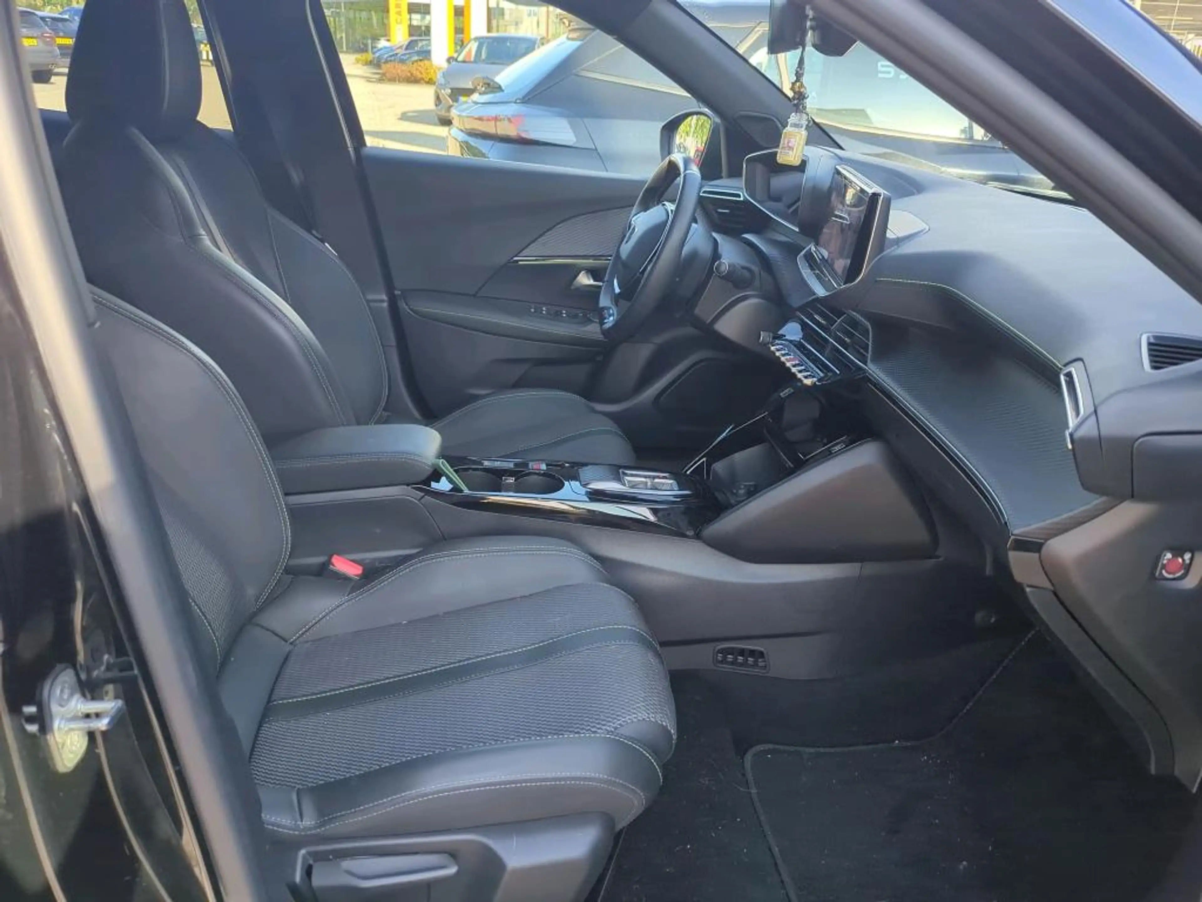 Peugeot e-2008 EV GT 54 kWh | Nieuw model | Fase 3 laden | Naviga — photo 7