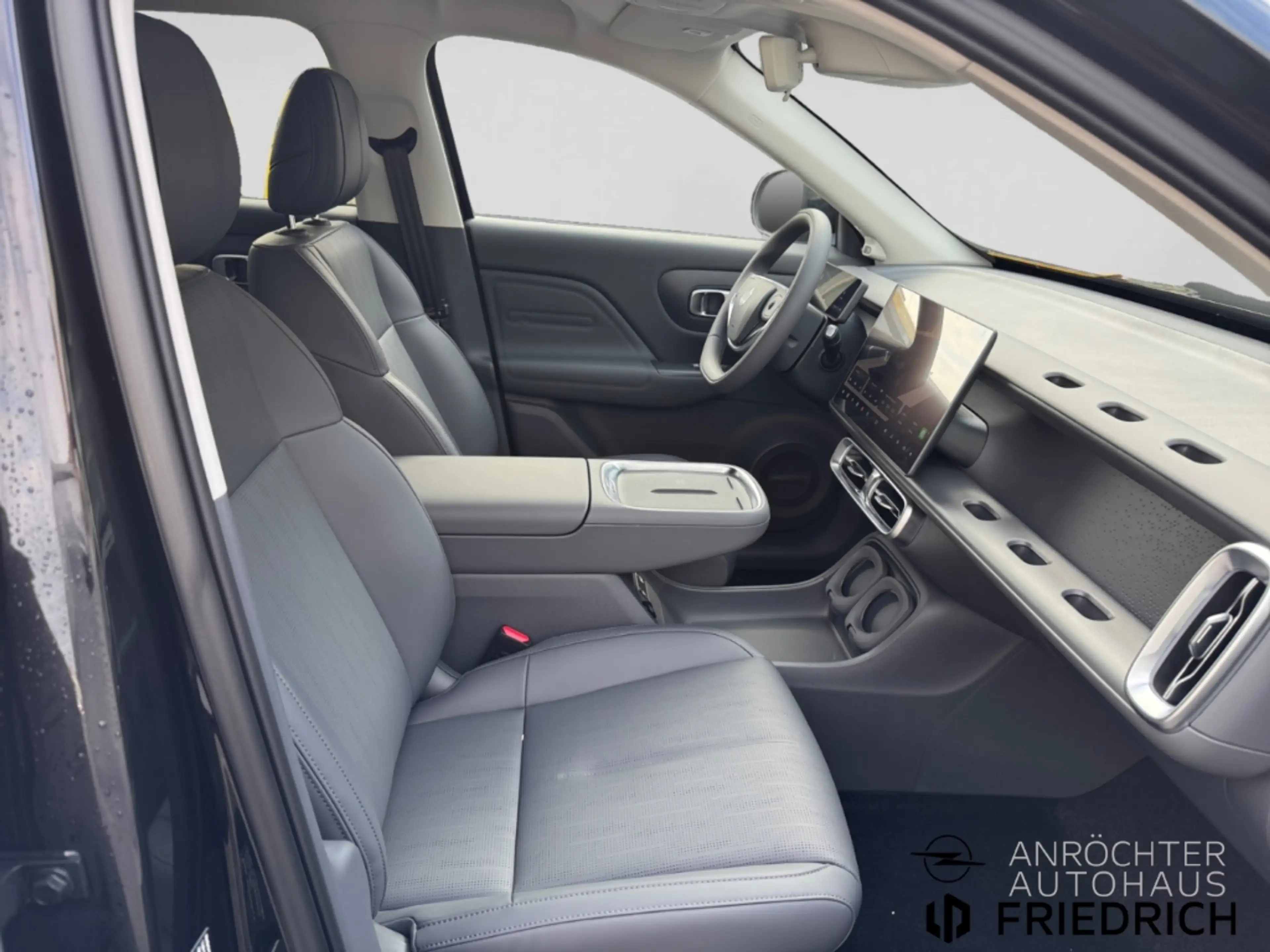 Leapmotor Others 160 kW Hybrid EV Design — photo 15