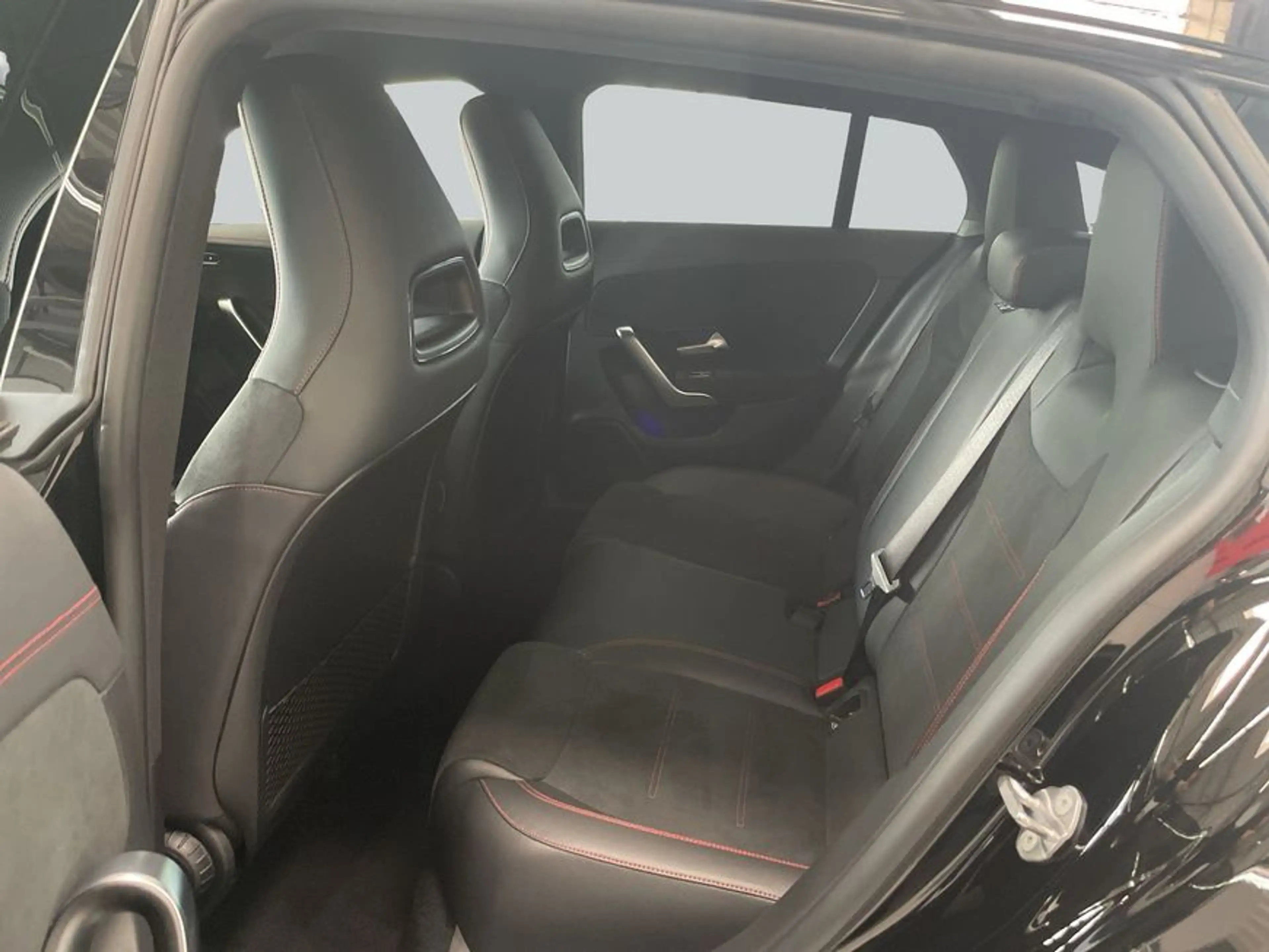 Mercedes-Benz CLA 250 CLA — photo 11