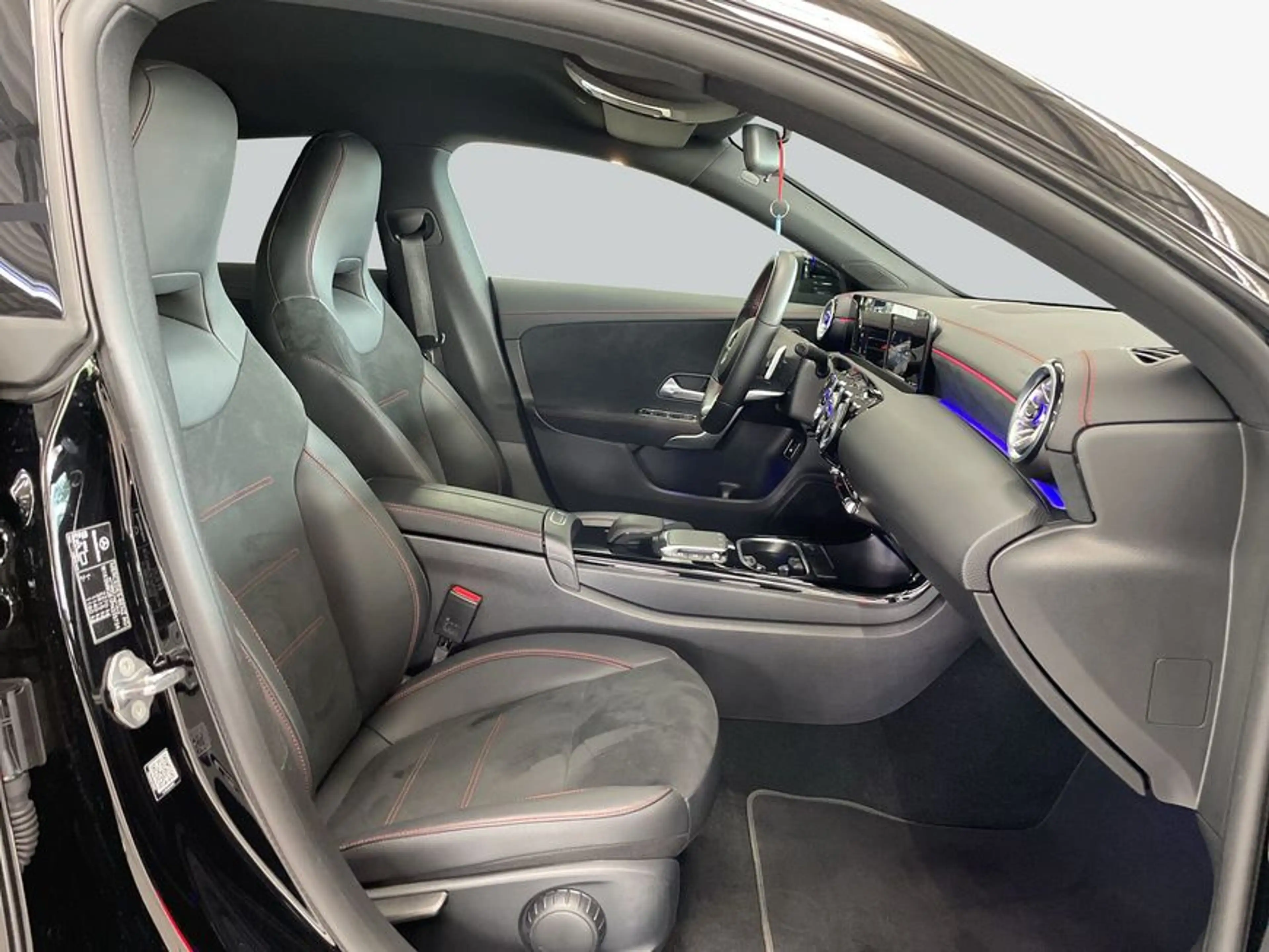Mercedes-Benz CLA 250 CLA — photo 12