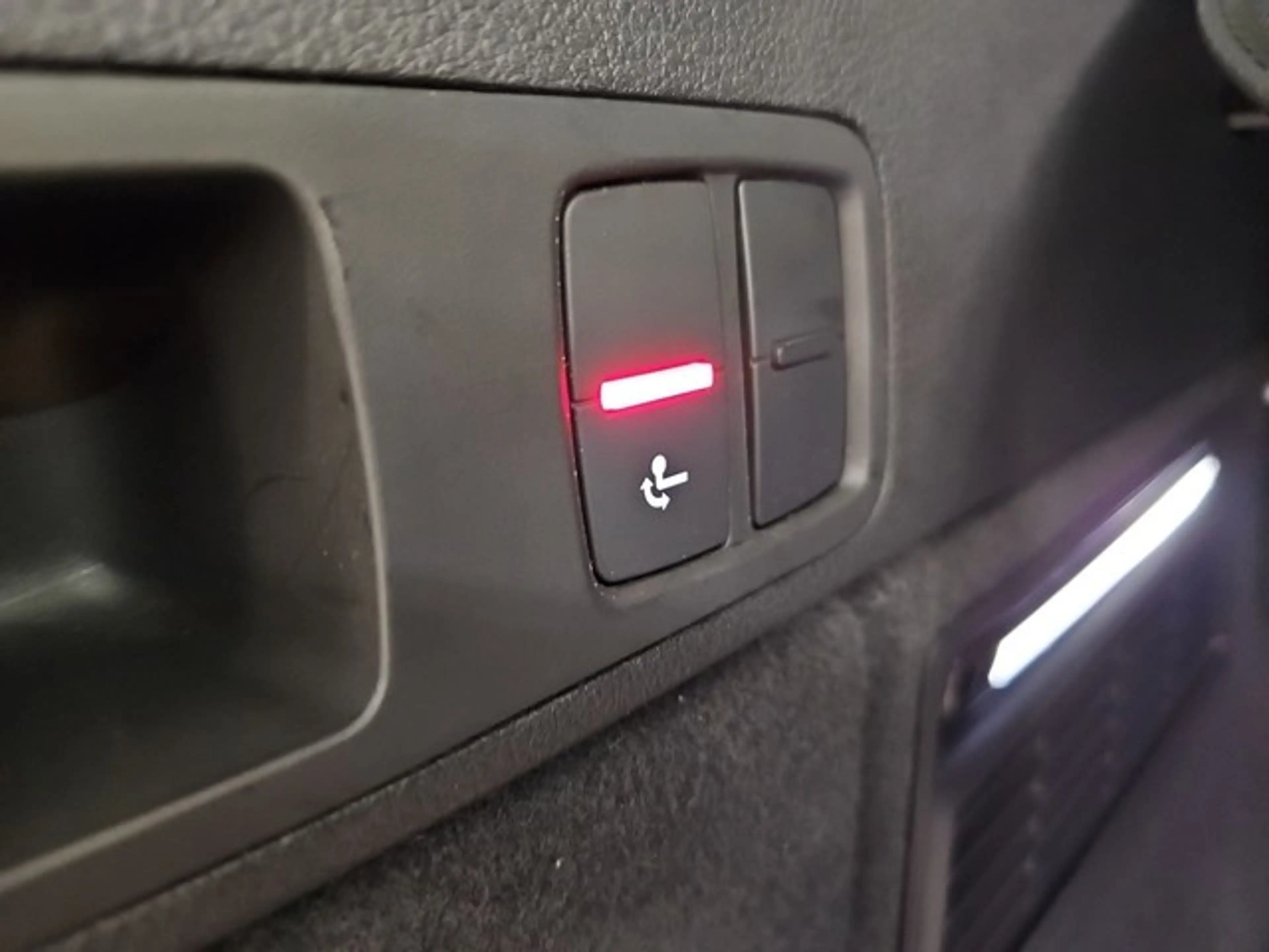Audi Q5 S line MATRIX LED AHK PANO KAMERA NAVI DIGITAL ... — photo 2