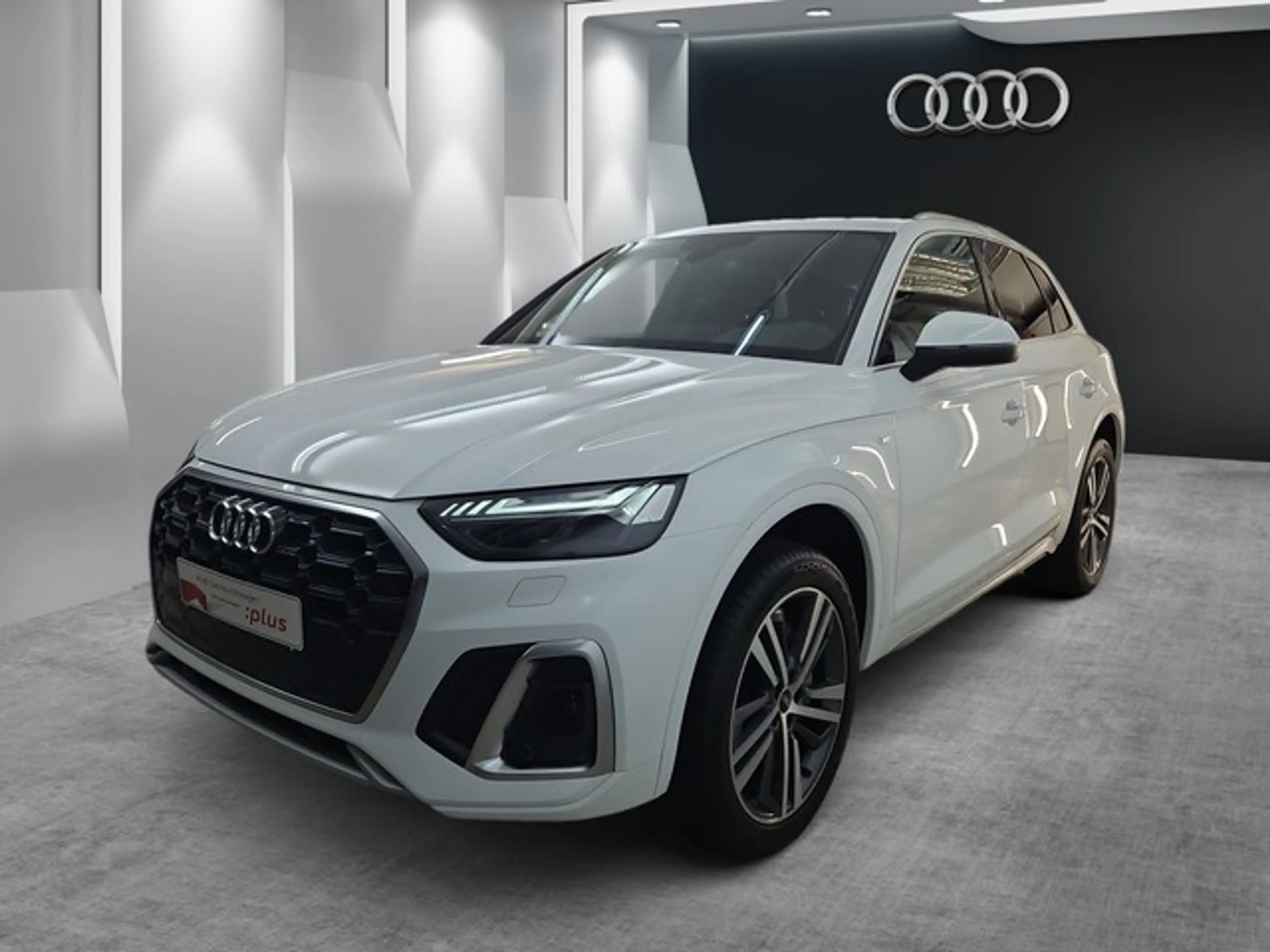 Audi Q5 S line MATRIX LED AHK PANO KAMERA NAVI DIGITAL ...