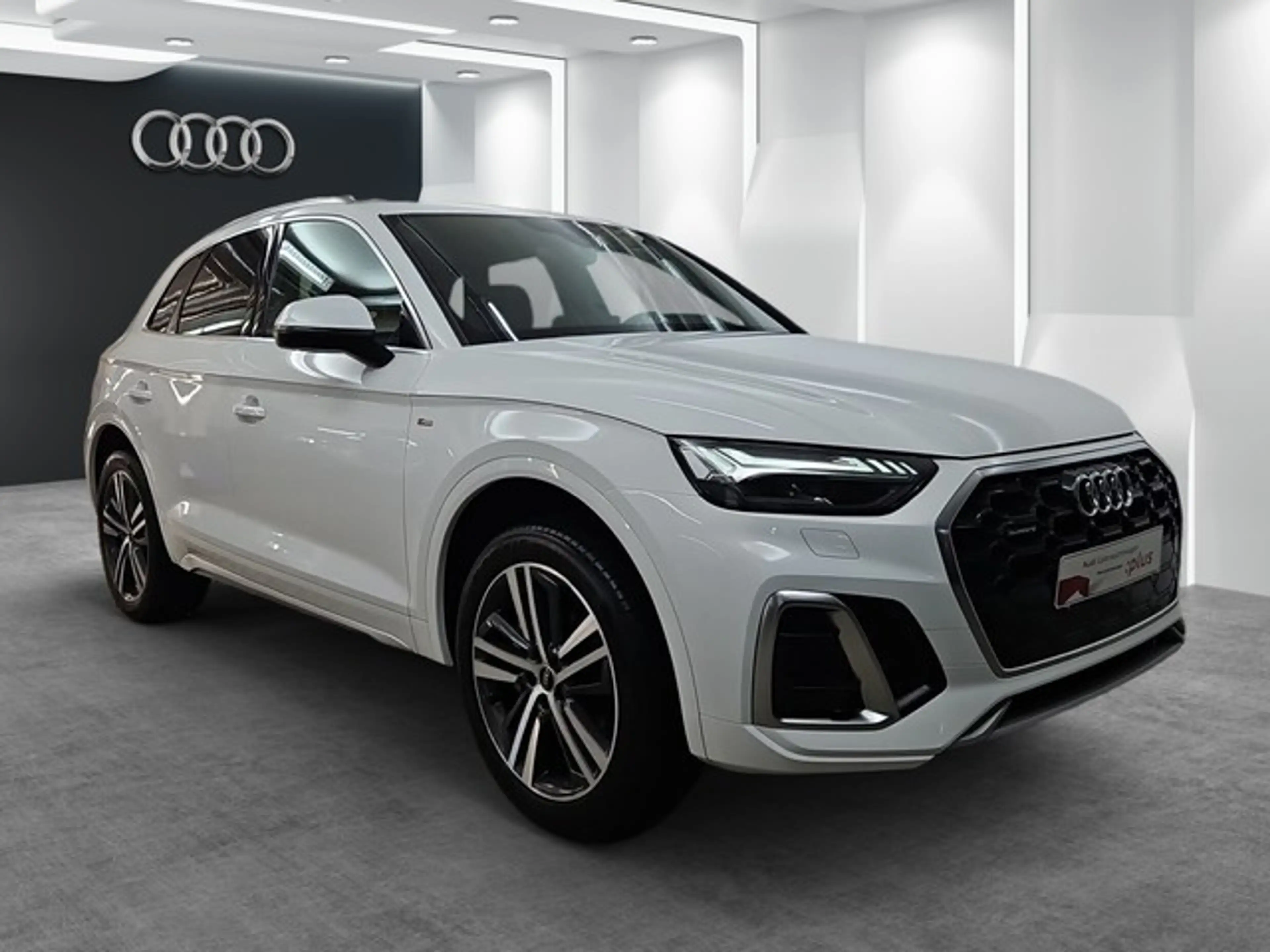 Audi Q5 S line MATRIX LED AHK PANO KAMERA NAVI DIGITAL ... — photo 24