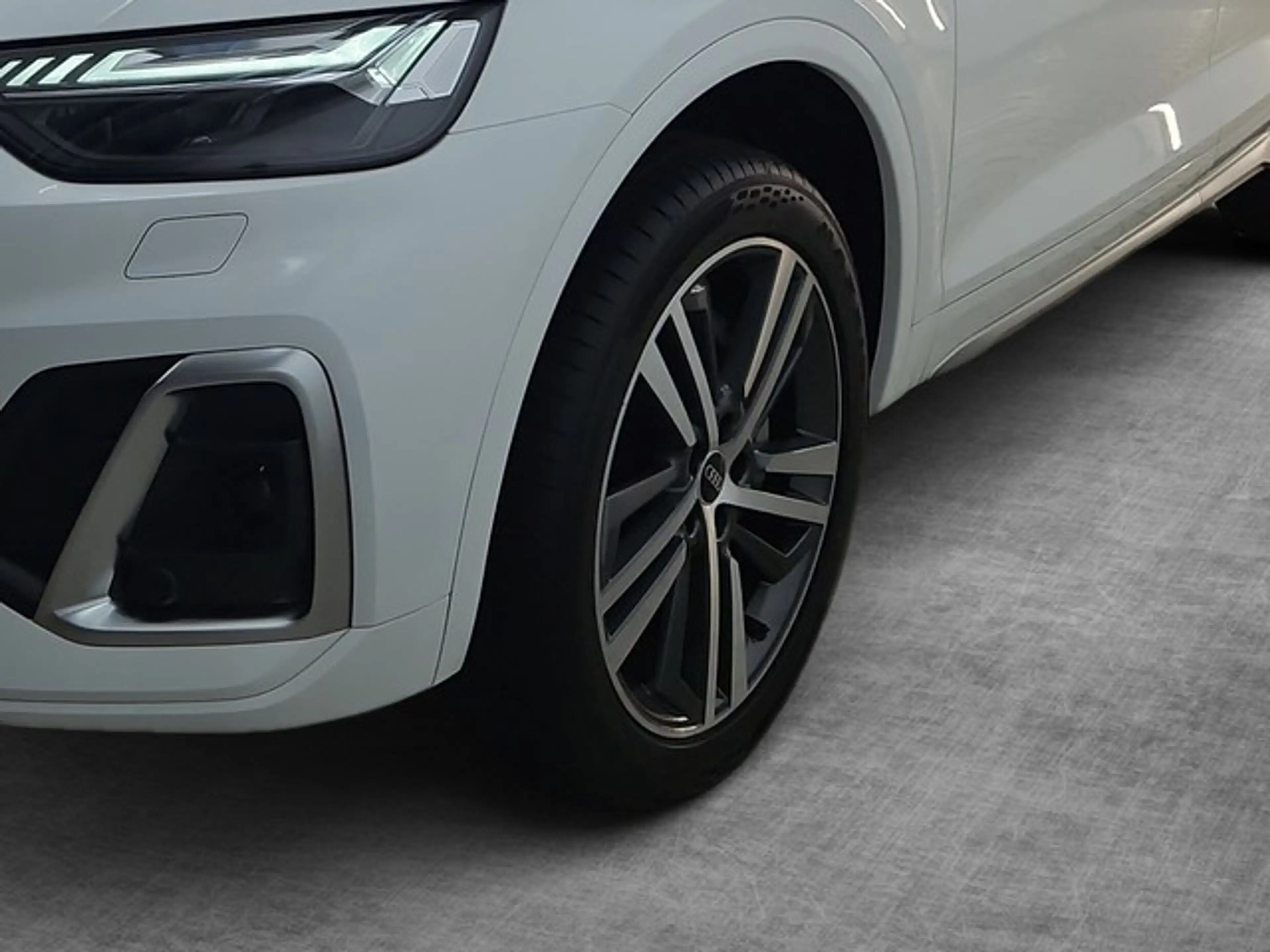 Audi Q5 S line MATRIX LED AHK PANO KAMERA NAVI DIGITAL ... — photo 4