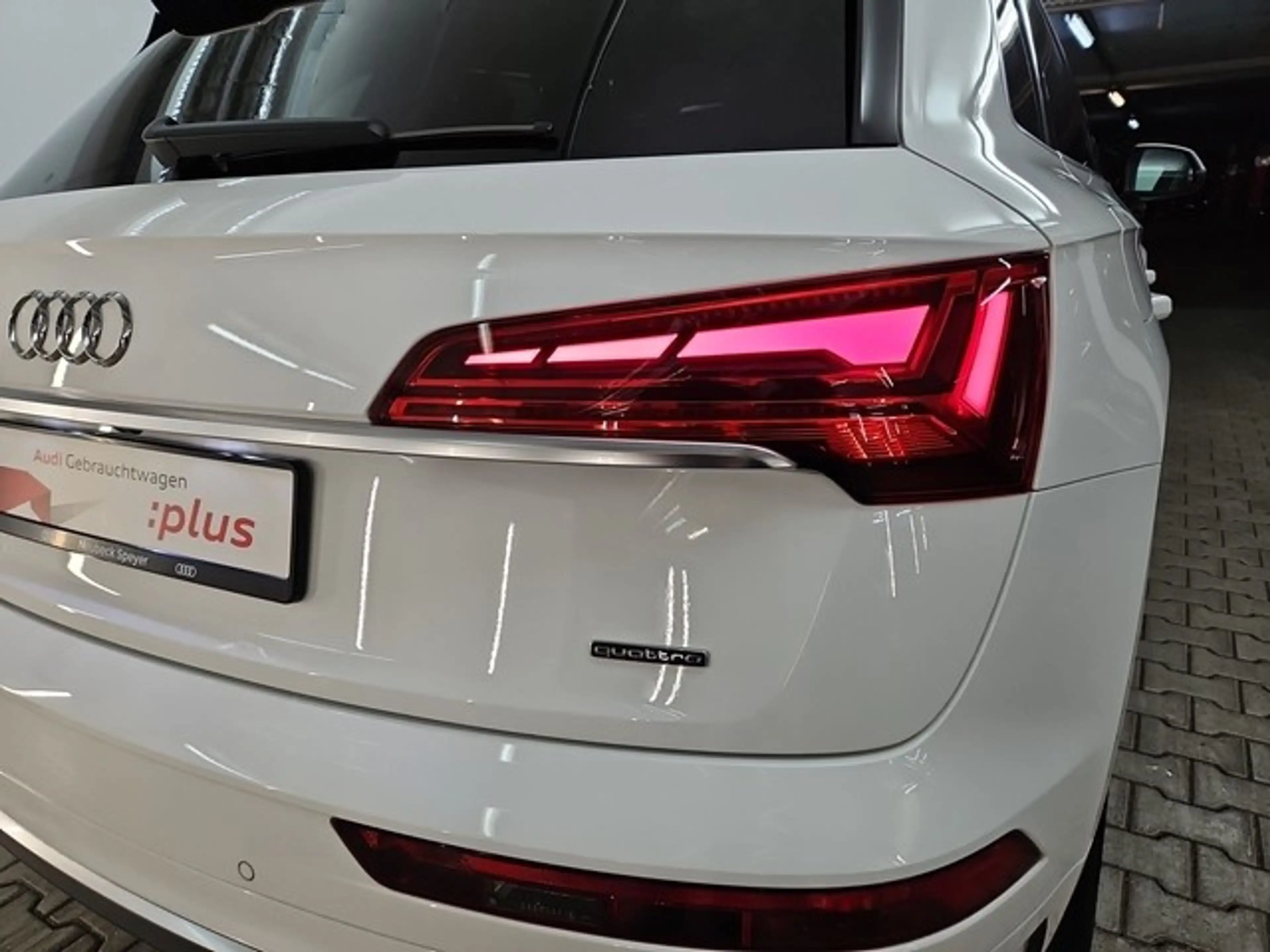 Audi Q5 S line MATRIX LED AHK PANO KAMERA NAVI DIGITAL ... — photo 15