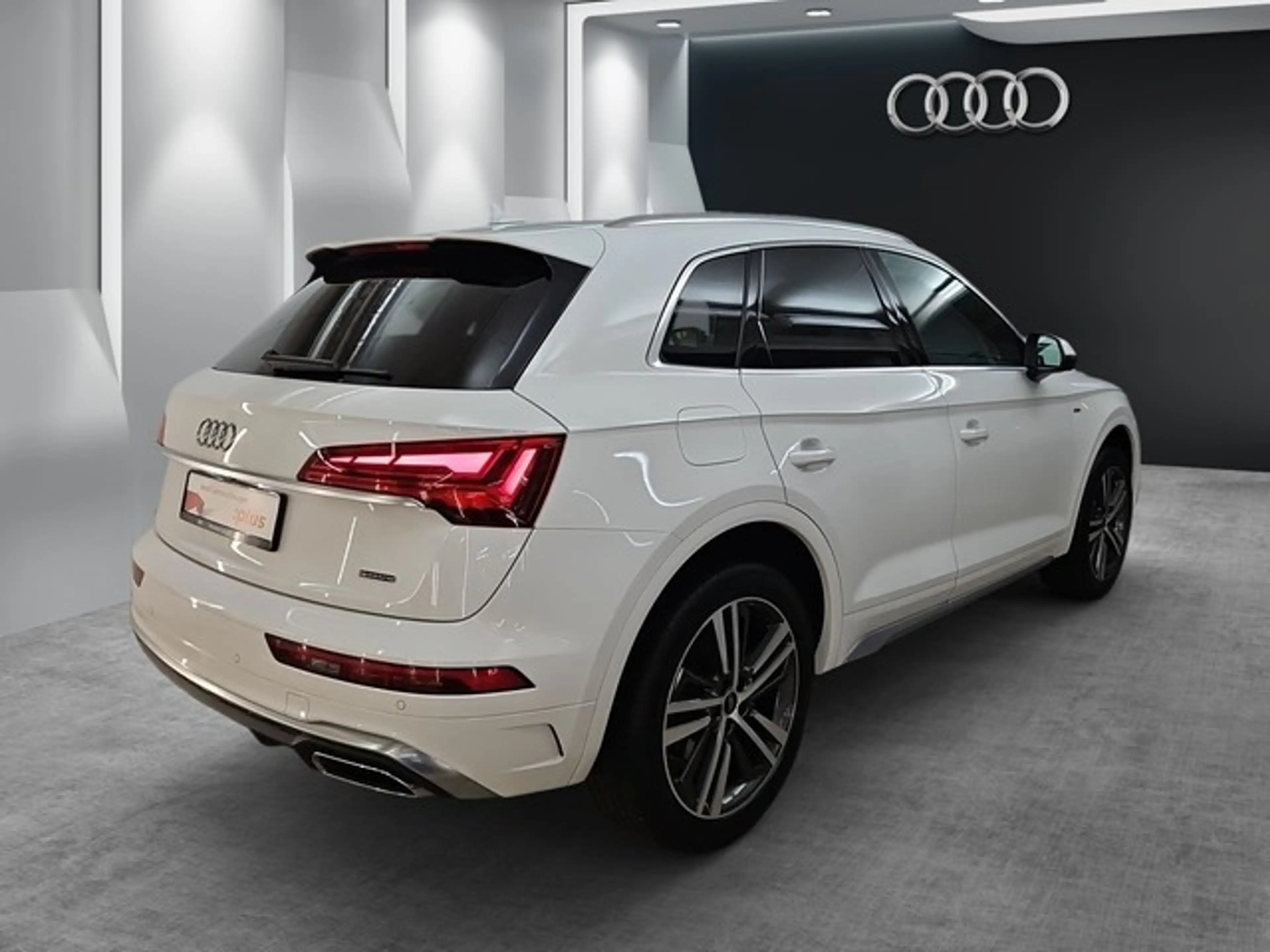 Audi Q5 S line MATRIX LED AHK PANO KAMERA NAVI DIGITAL ... — photo 14