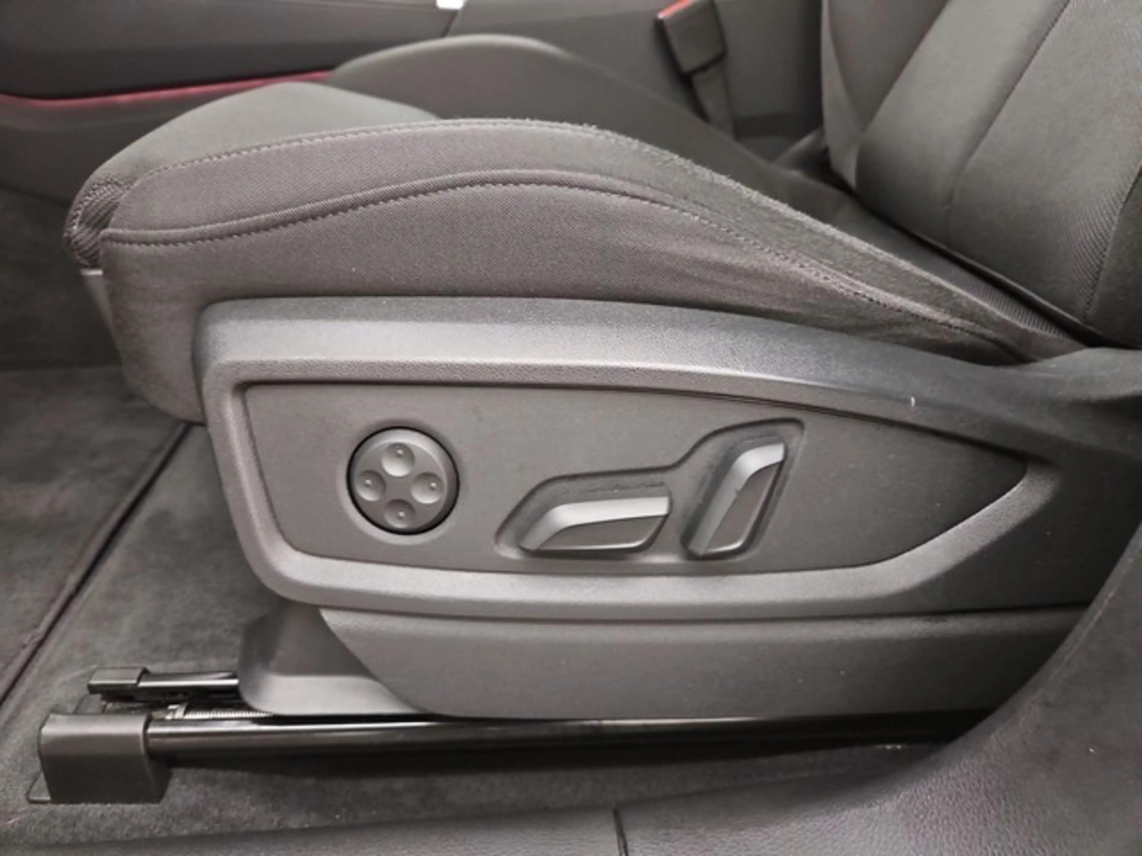 Audi Q5 S line MATRIX LED AHK PANO KAMERA NAVI DIGITAL ... — photo 5