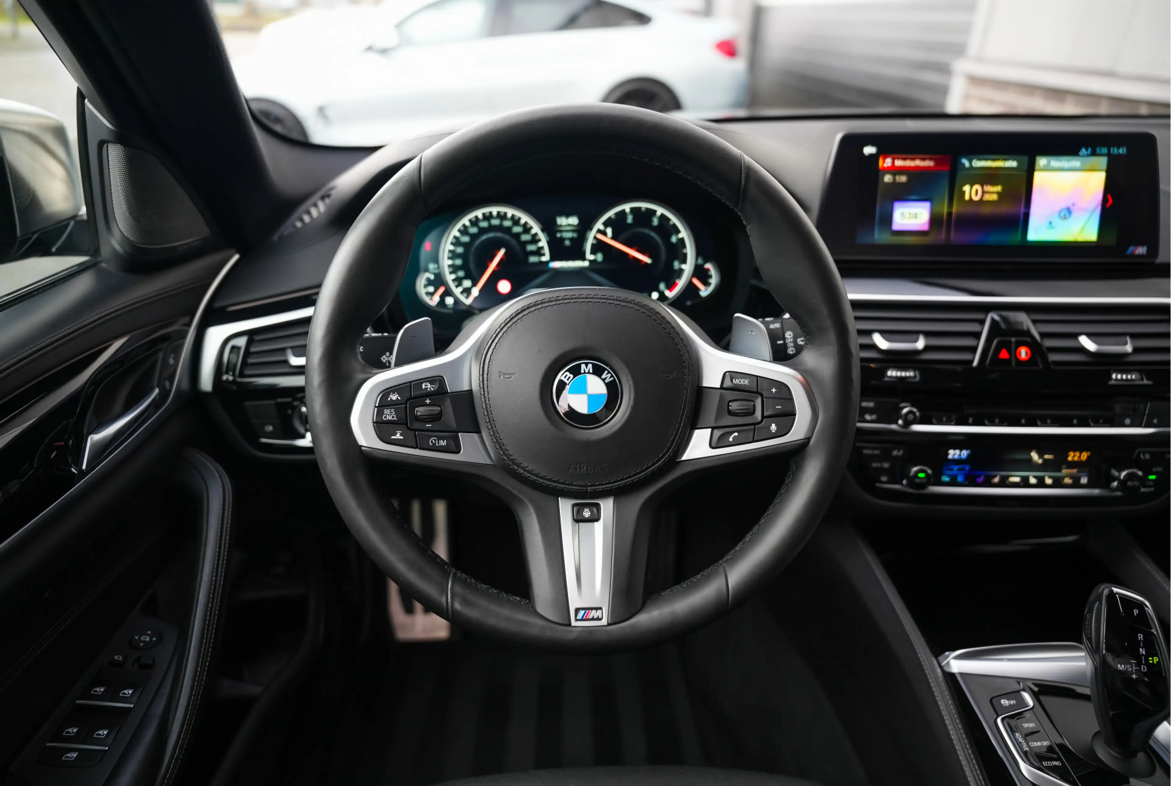 BMW M550 5-serie Touring M550d 400pk xDrive High Executive — photo 21