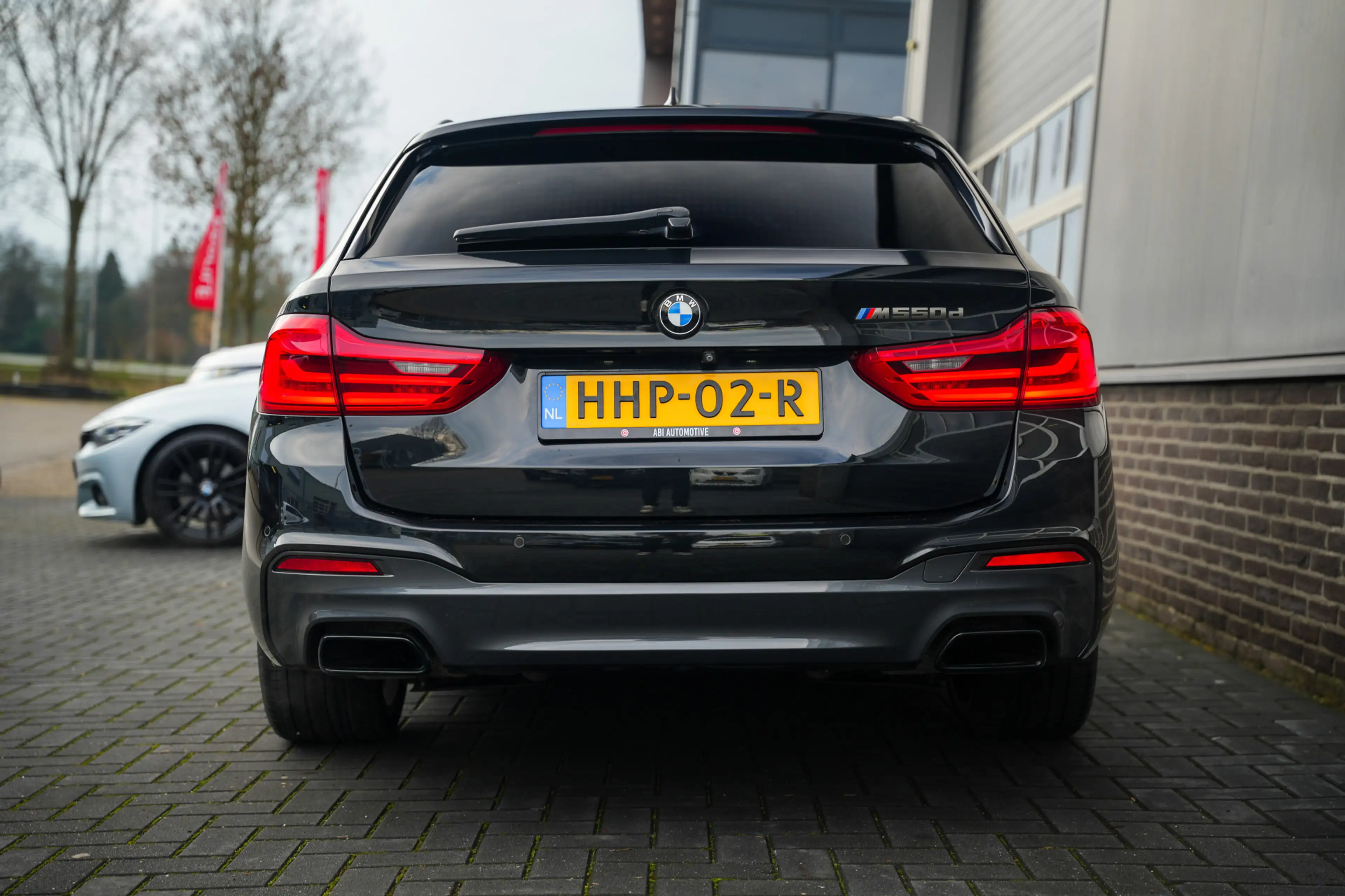BMW M550 5-serie Touring M550d 400pk xDrive High Executive — photo 8