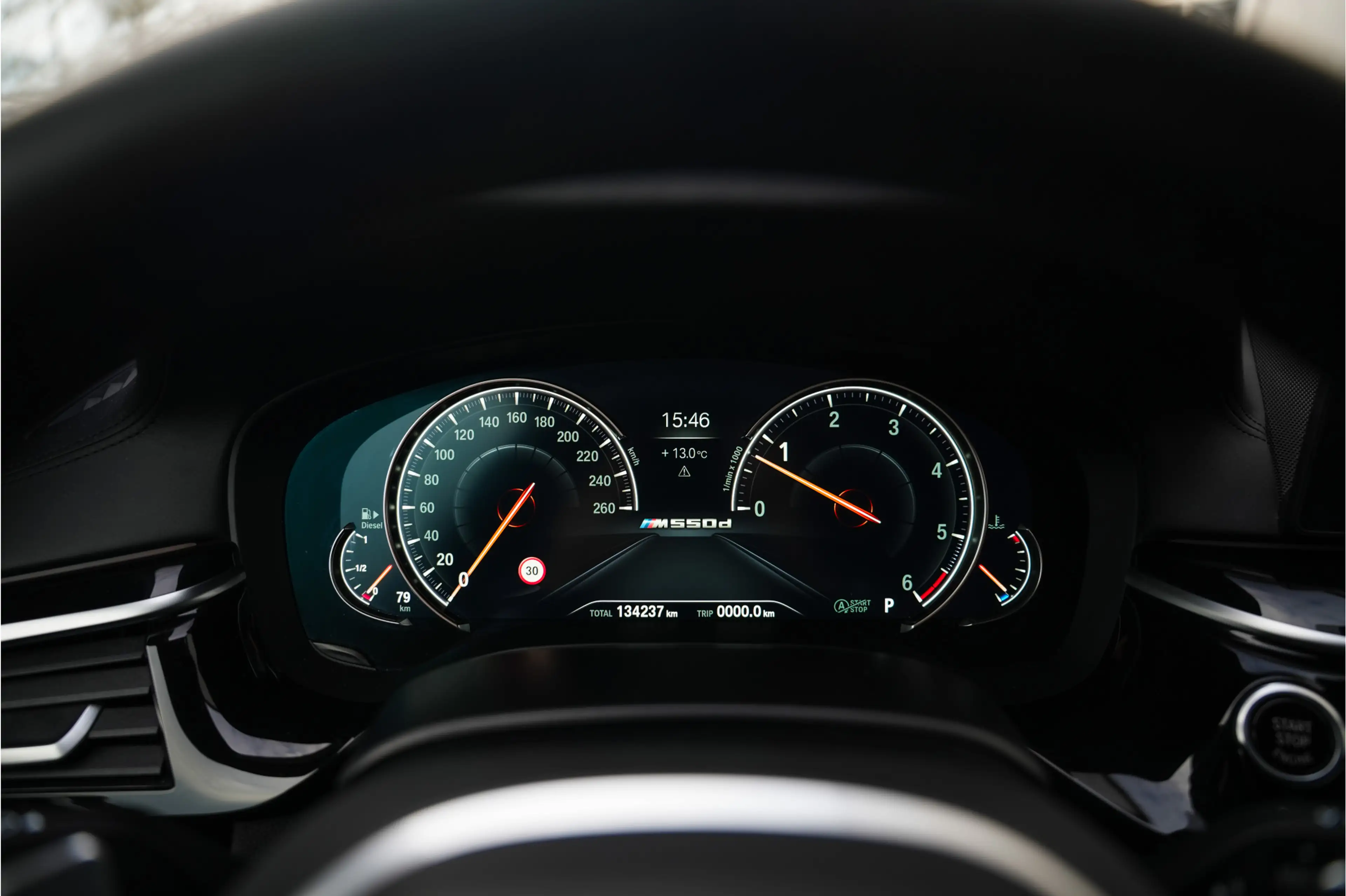 BMW M550 5-serie Touring M550d 400pk xDrive High Executive — photo 26