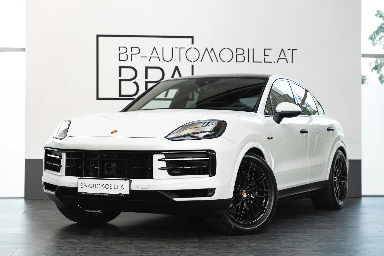 Porsche Cayenne Coupe III E-Hybrid // 1. Besitz // MEGA OPTIK // Blanc - 1
