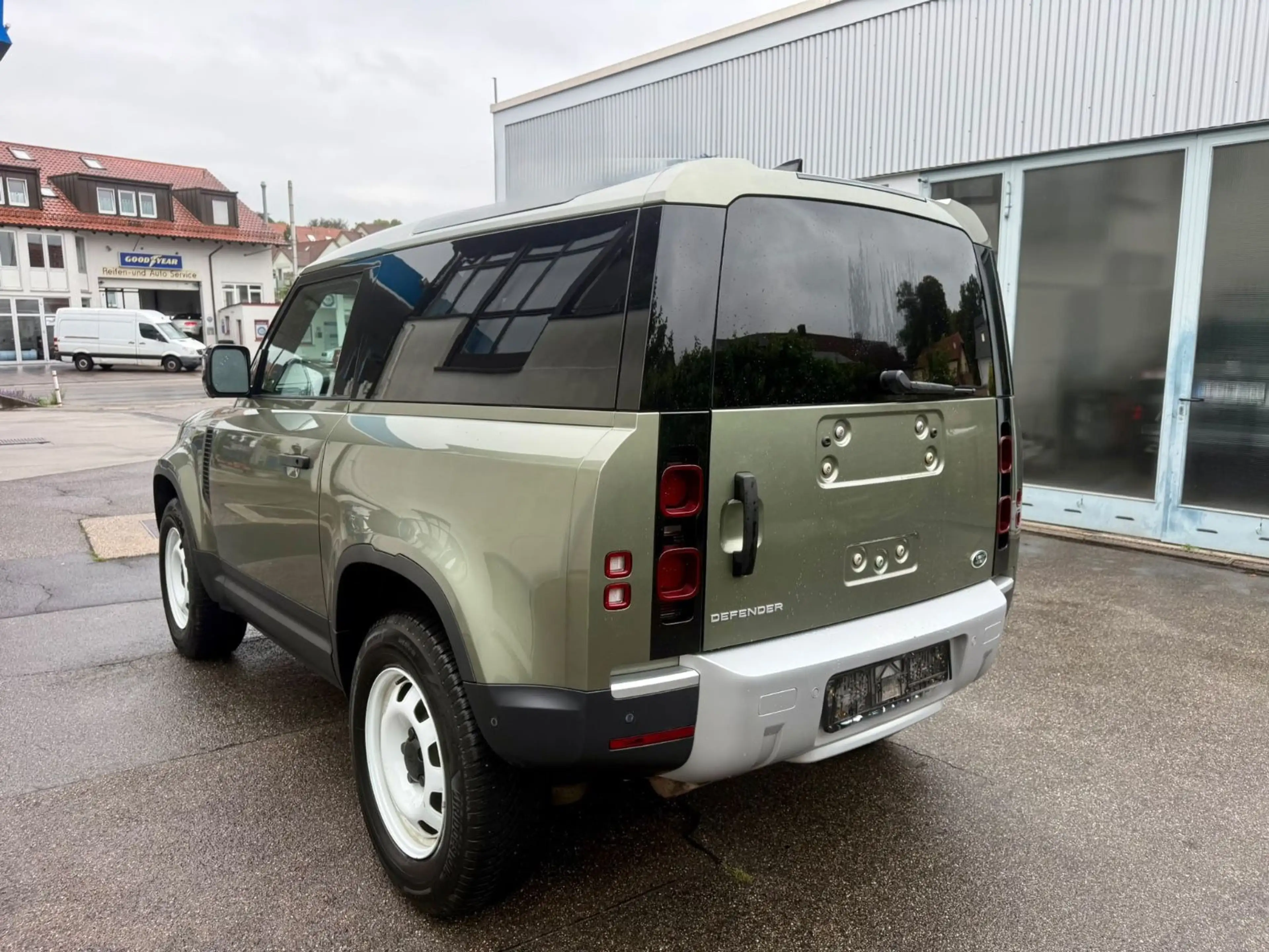 Land Rover Defender 90 Hard Top - Recaro - AHK — photo 3