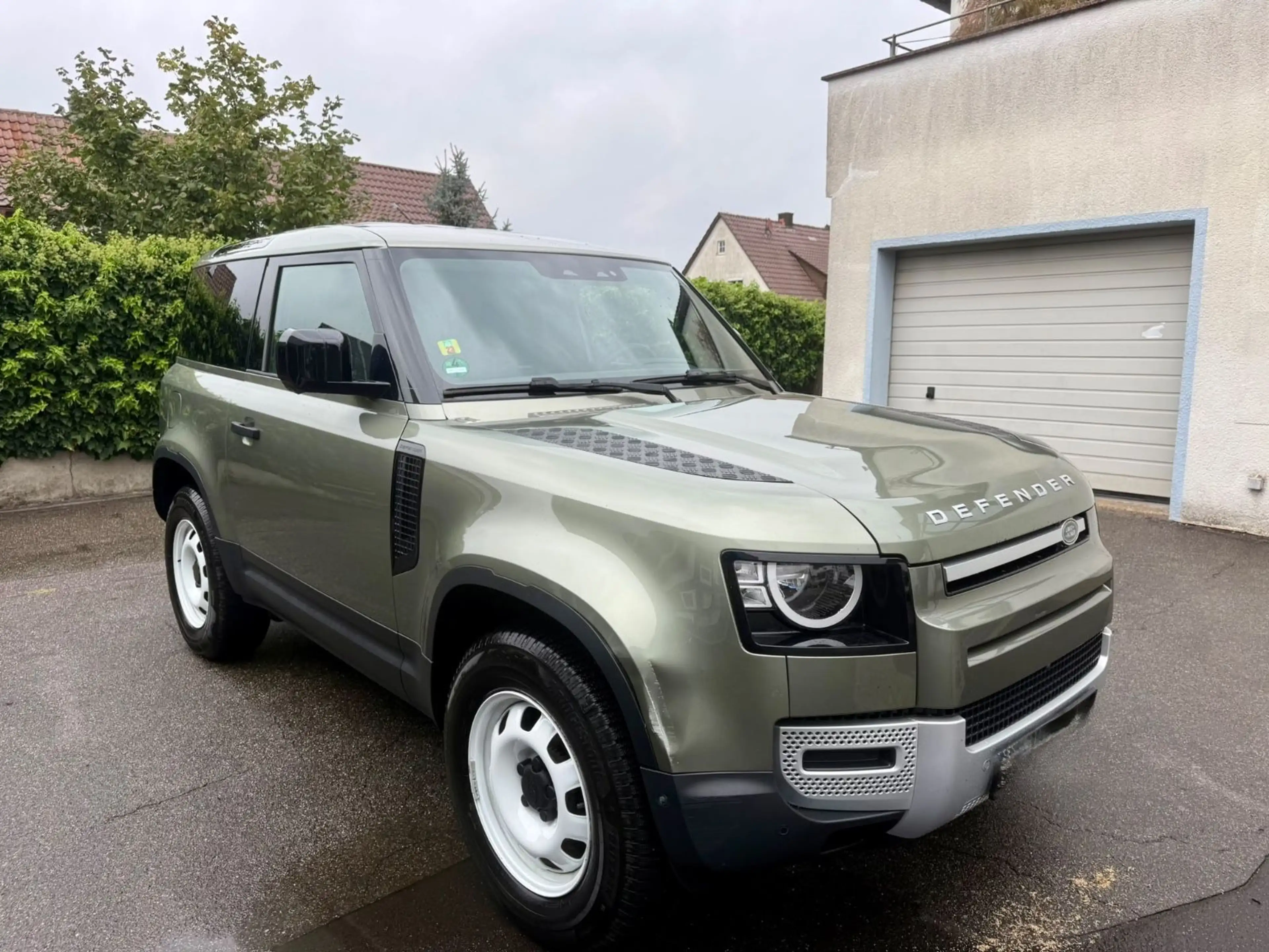 Land Rover Defender 90 Hard Top - Recaro - AHK — photo 6