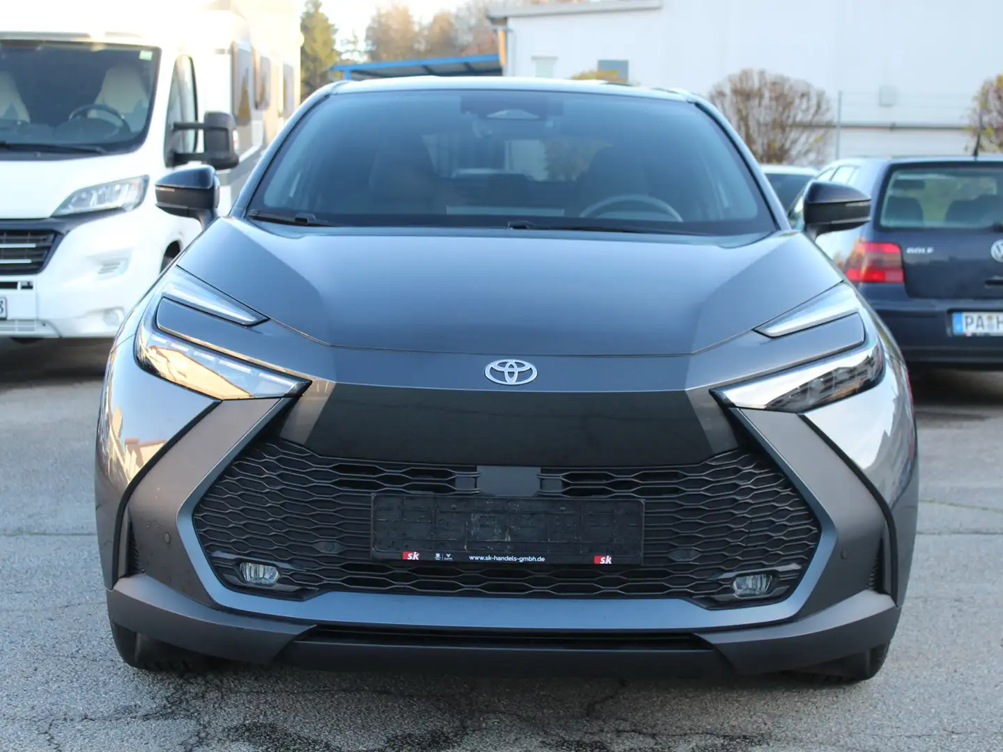 Toyota C-HR 1,8l Hybrid FWD Team Deutschland Gris - 2