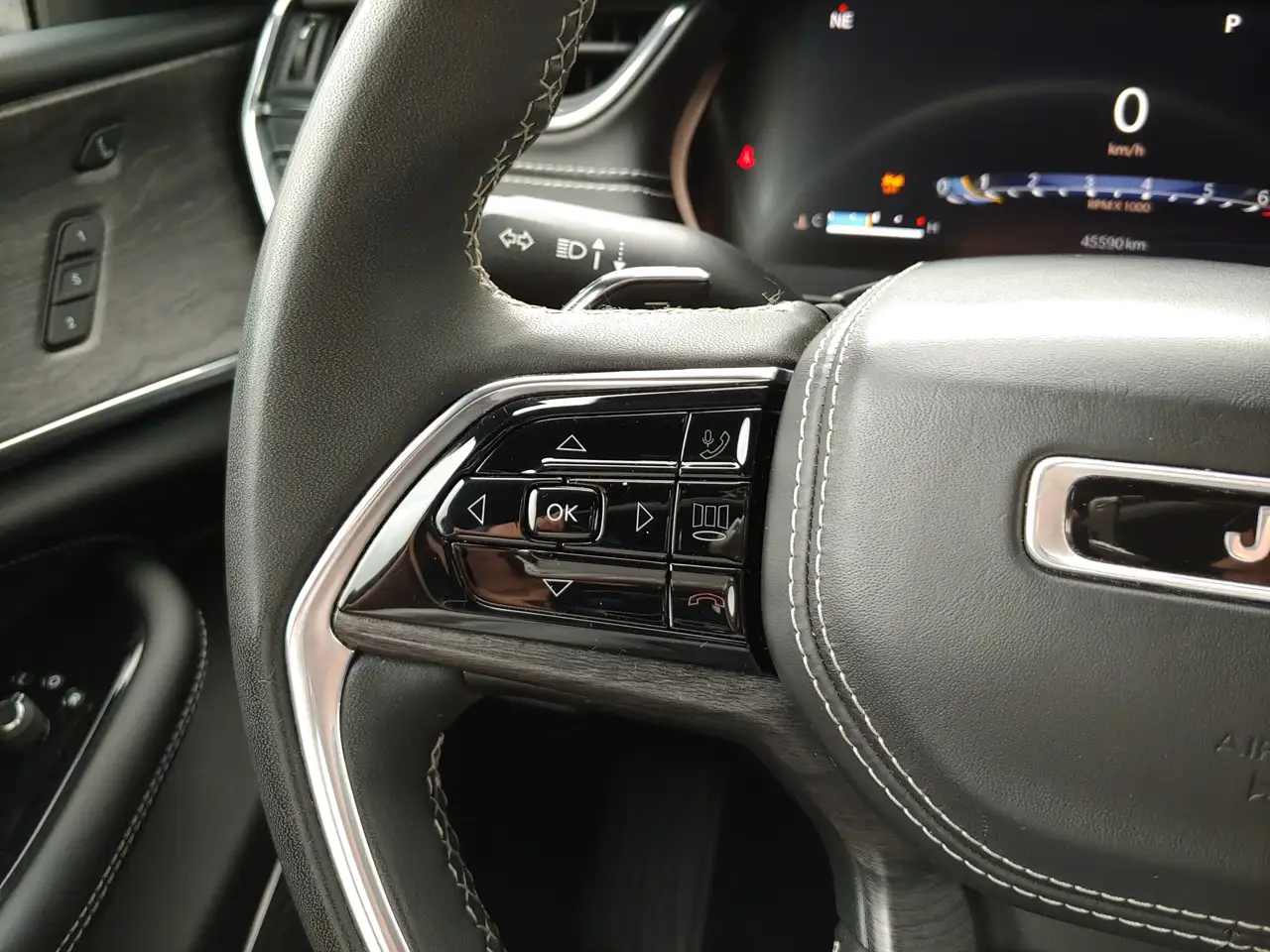 Jeep Grand Cherokee photo Jeep Grand Cherokee