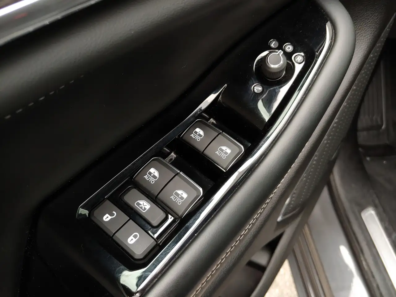 Jeep Grand Cherokee photo Jeep Grand Cherokee