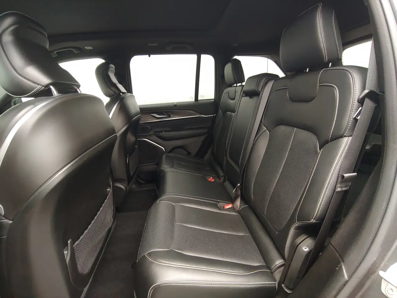 Jeep Grand Cherokee photo Jeep Grand Cherokee
