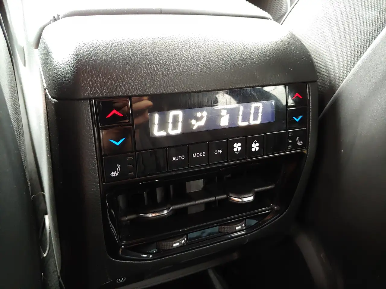 Jeep Grand Cherokee photo Jeep Grand Cherokee