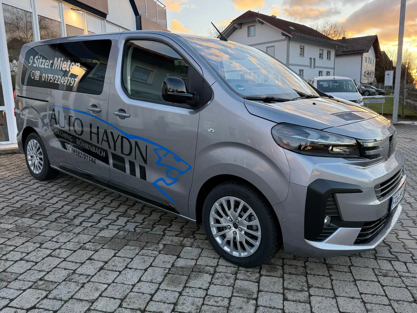 Peugeot Traveller Active L2 HDI 180 EAT8,Navi,Szhg,AHK,Kamera,8Fach Plateado - 2