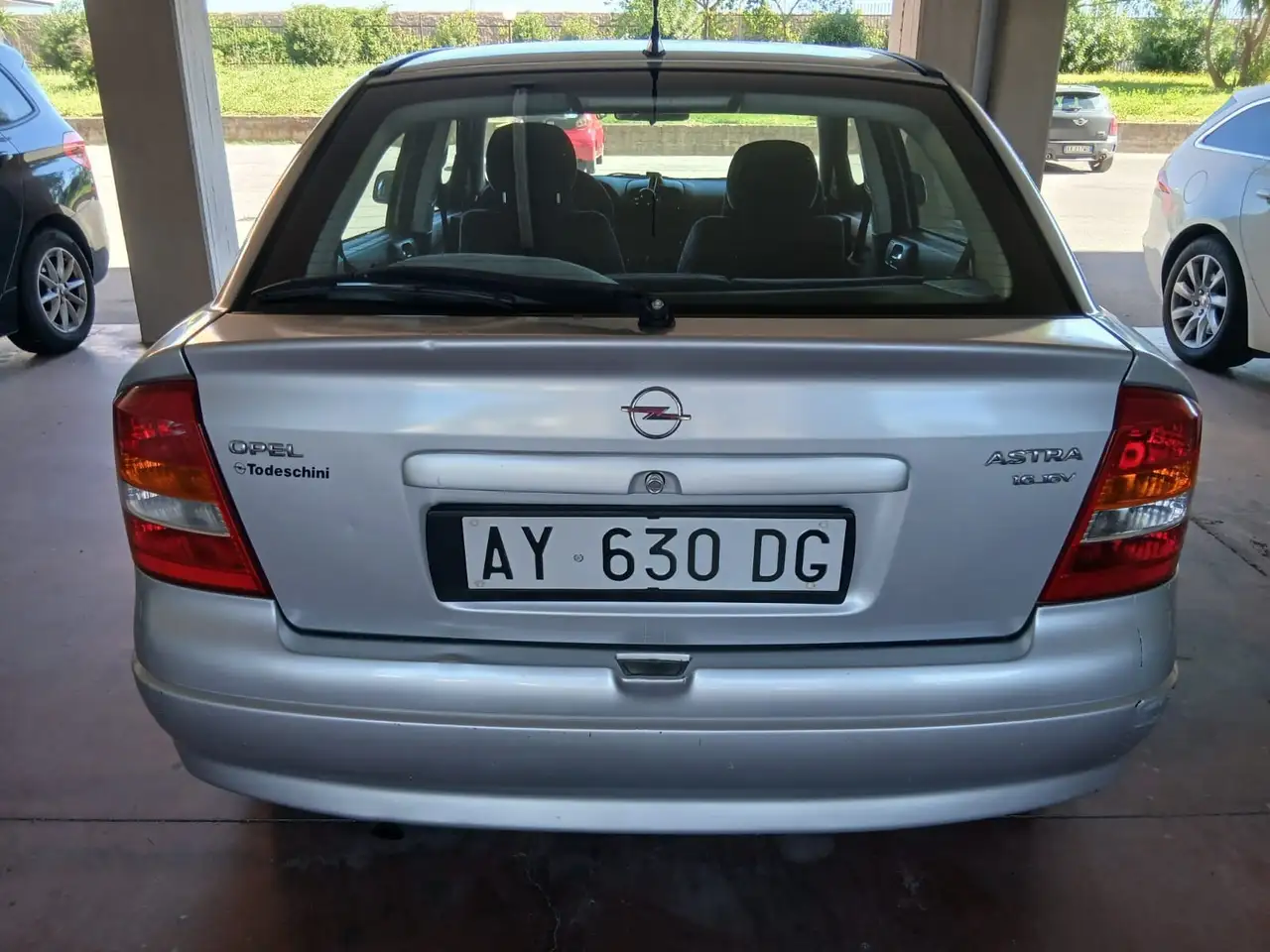 Opel Astra 5p 1.6i 16v Club, foto 3