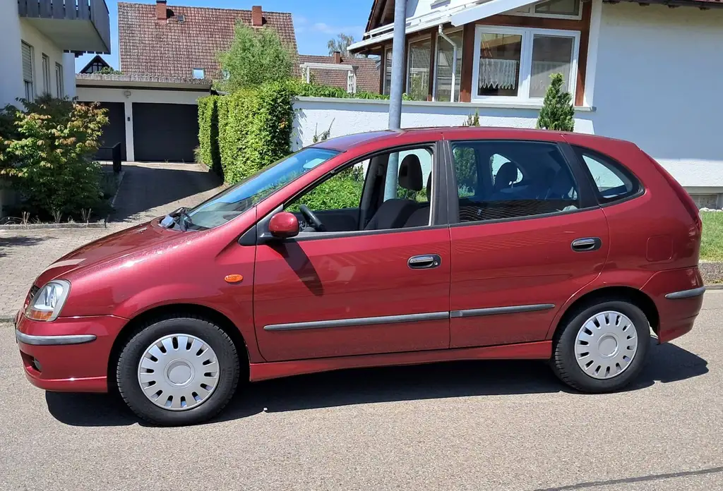 Nissan Almera Tino 2002 из Европы — купить под ключ