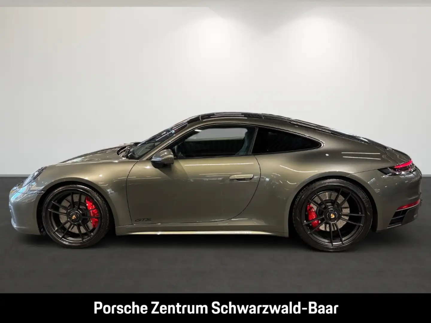 Porsche 992 911 Carrera 4 GTS HA-Lenkung InnoDrive BOSE Grün - 2