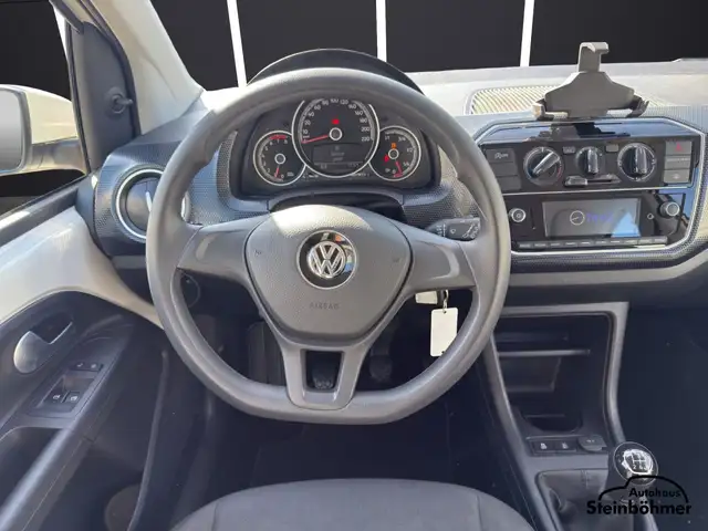 Volkswagen up! view 17