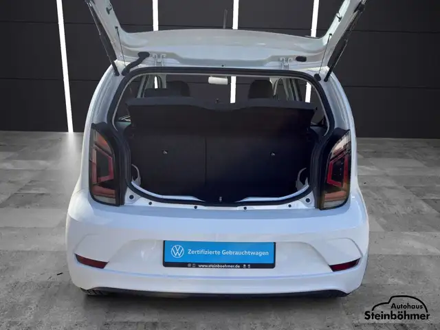 Volkswagen up! view 6