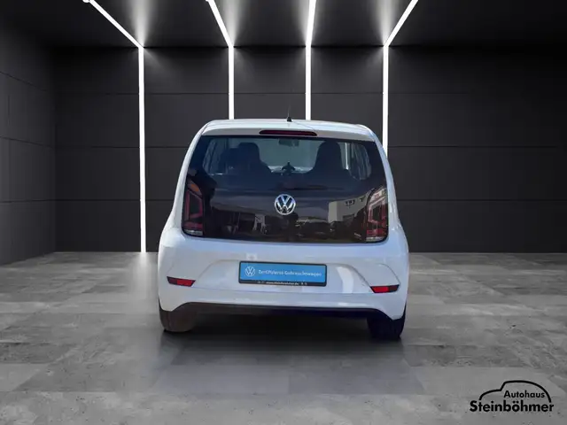 Volkswagen up! view 5