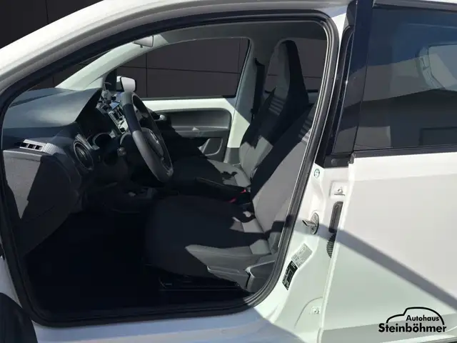 Volkswagen up! view 15