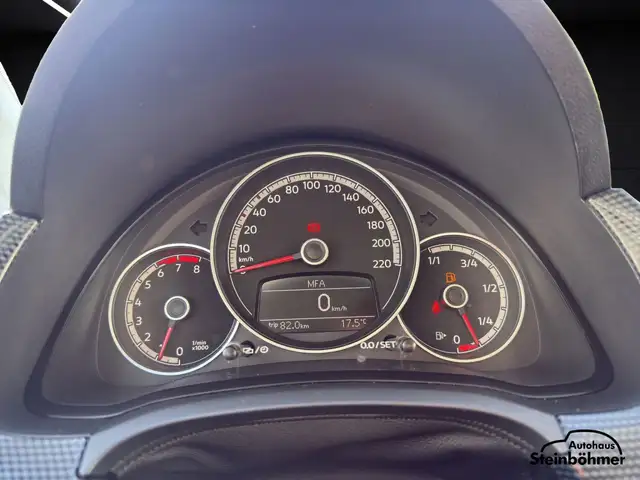 Volkswagen up! view 18