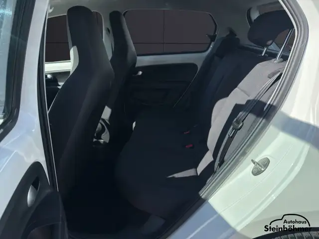 Volkswagen up! view 14